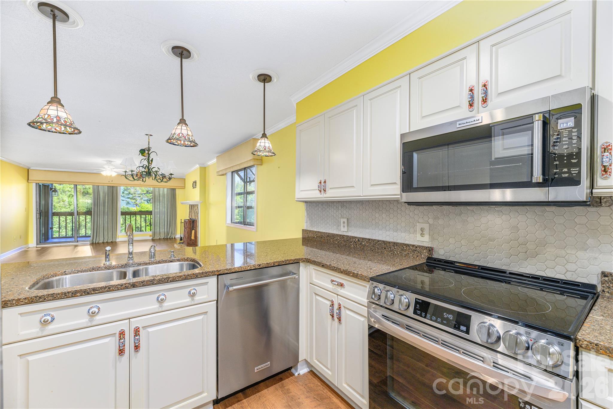 Plenty of cabinets. - 87 Willow Road, Waynesville