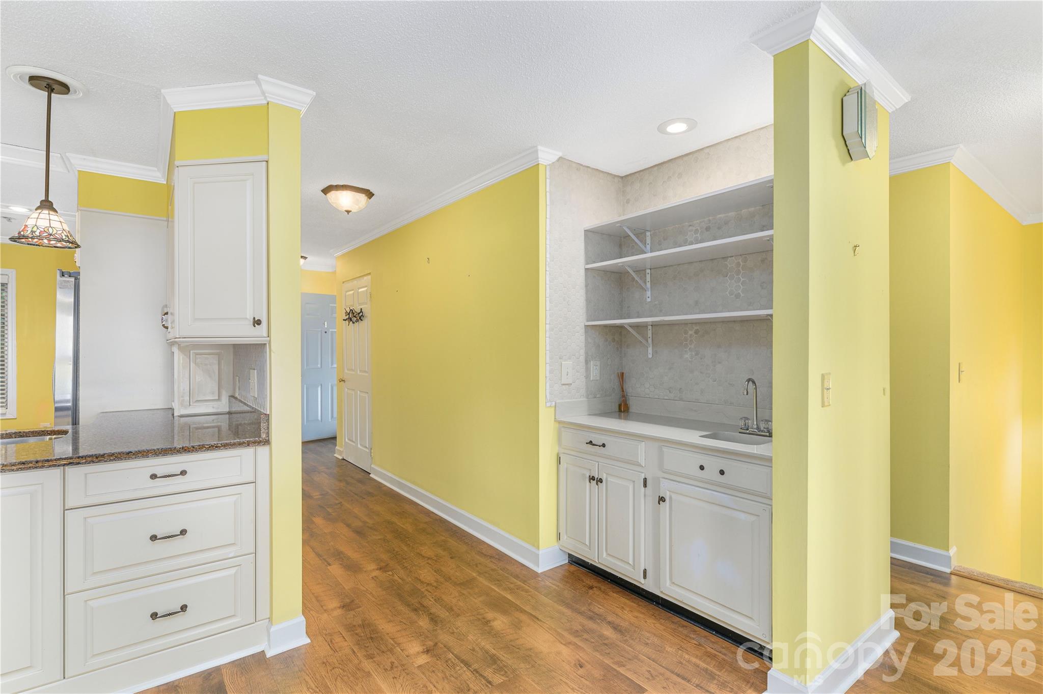 Convenient bar for entertaining. - 87 Willow Road, Waynesville