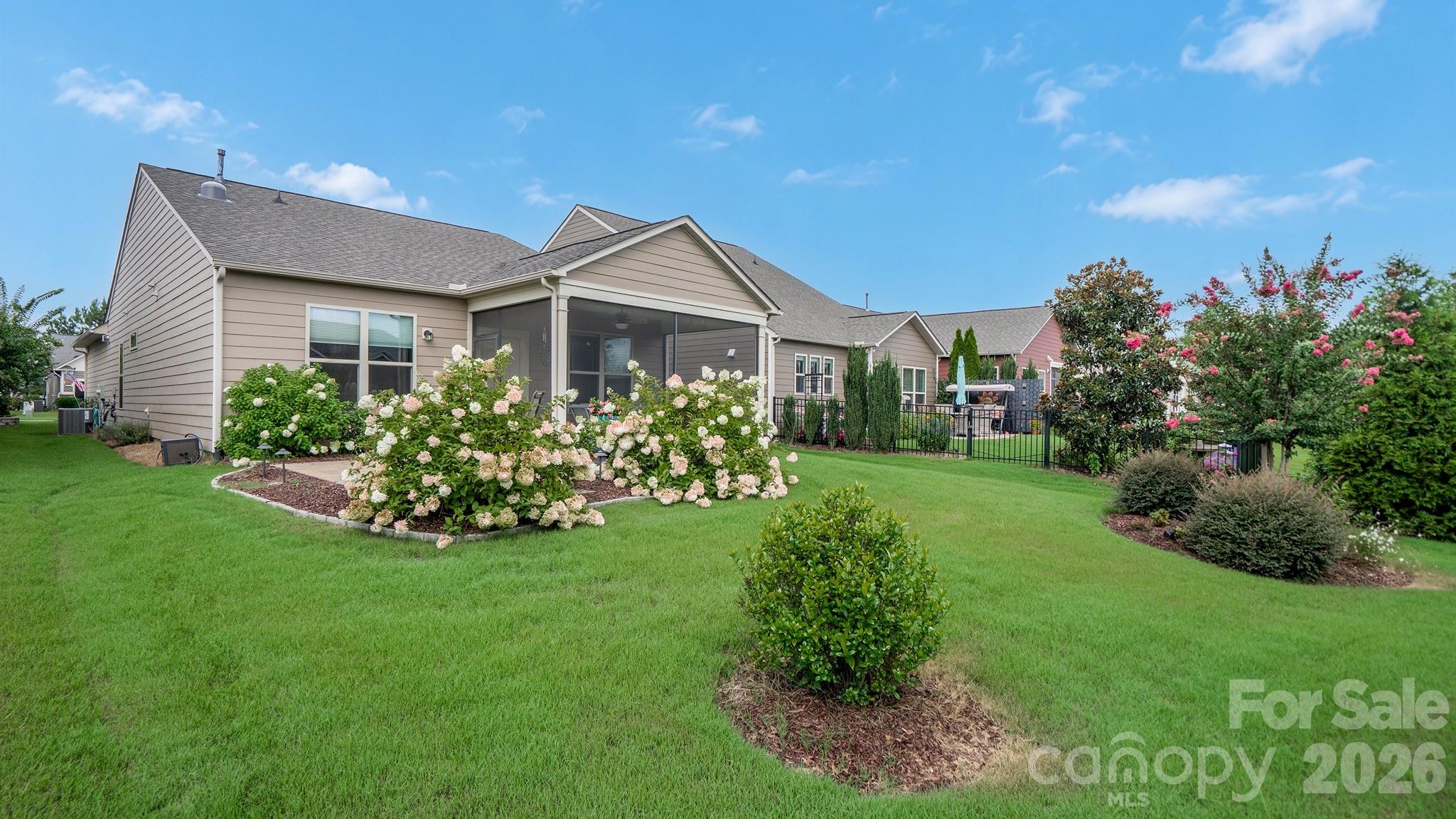 Beautifully landscaped Back Yard - 1018 Kirby Drive, Fort Mill