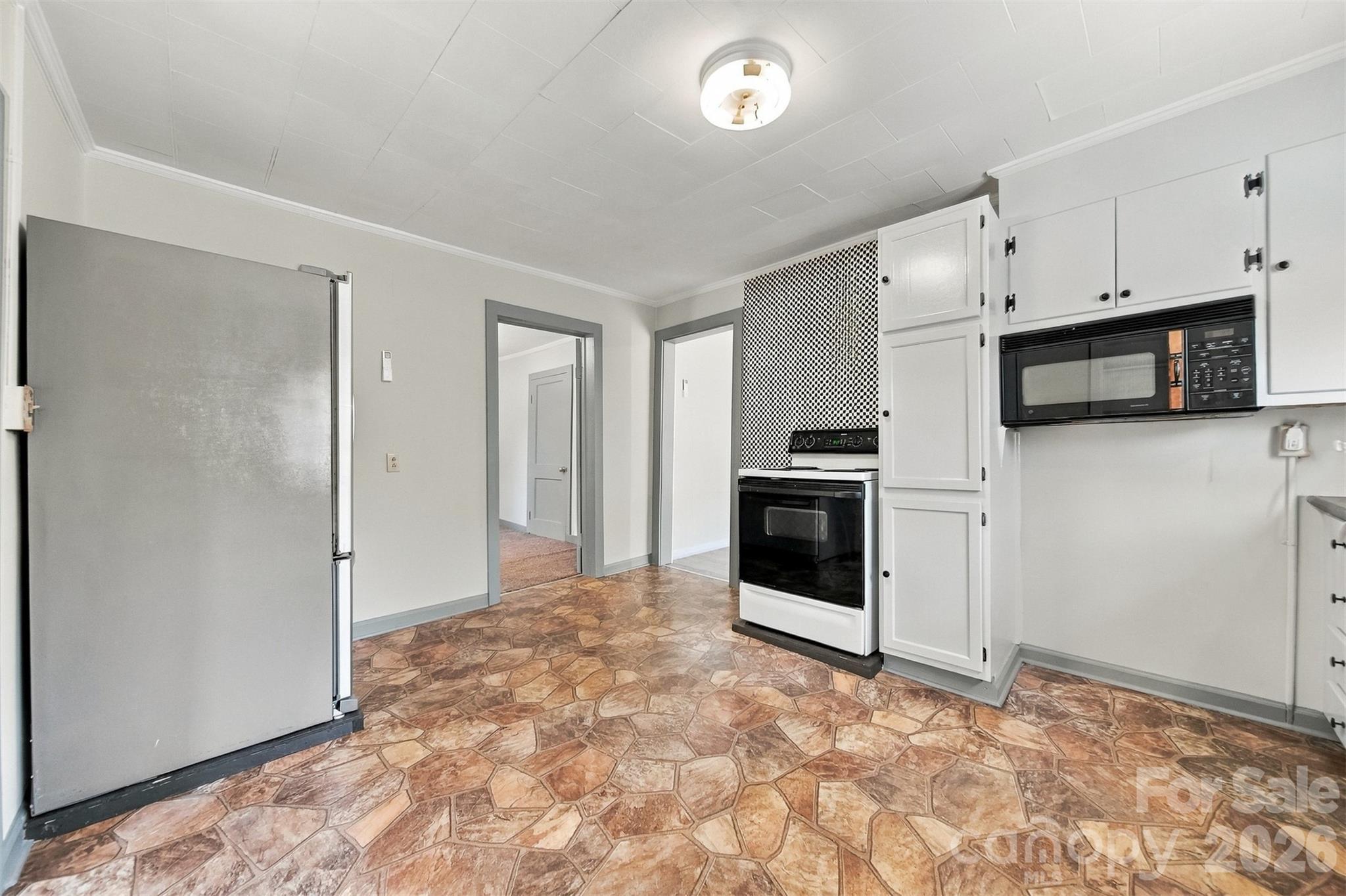 Single Family Residence at 3860 Pickle Williams Lane, Granite Falls, photo 10 of 33