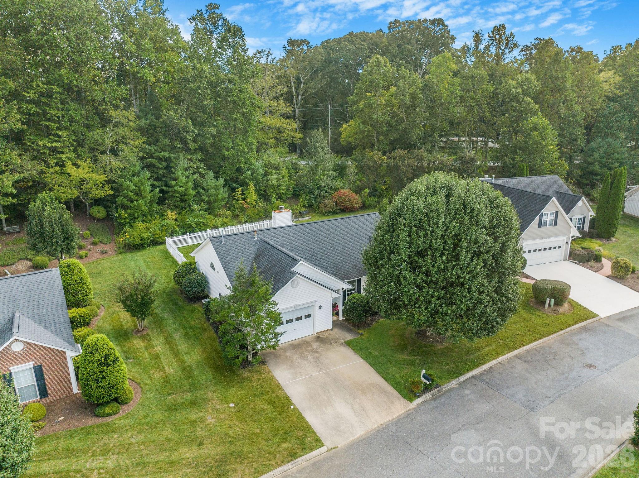Single Family Residence at 98 Stonehollow Road, Fletcher, photo 3 of 34