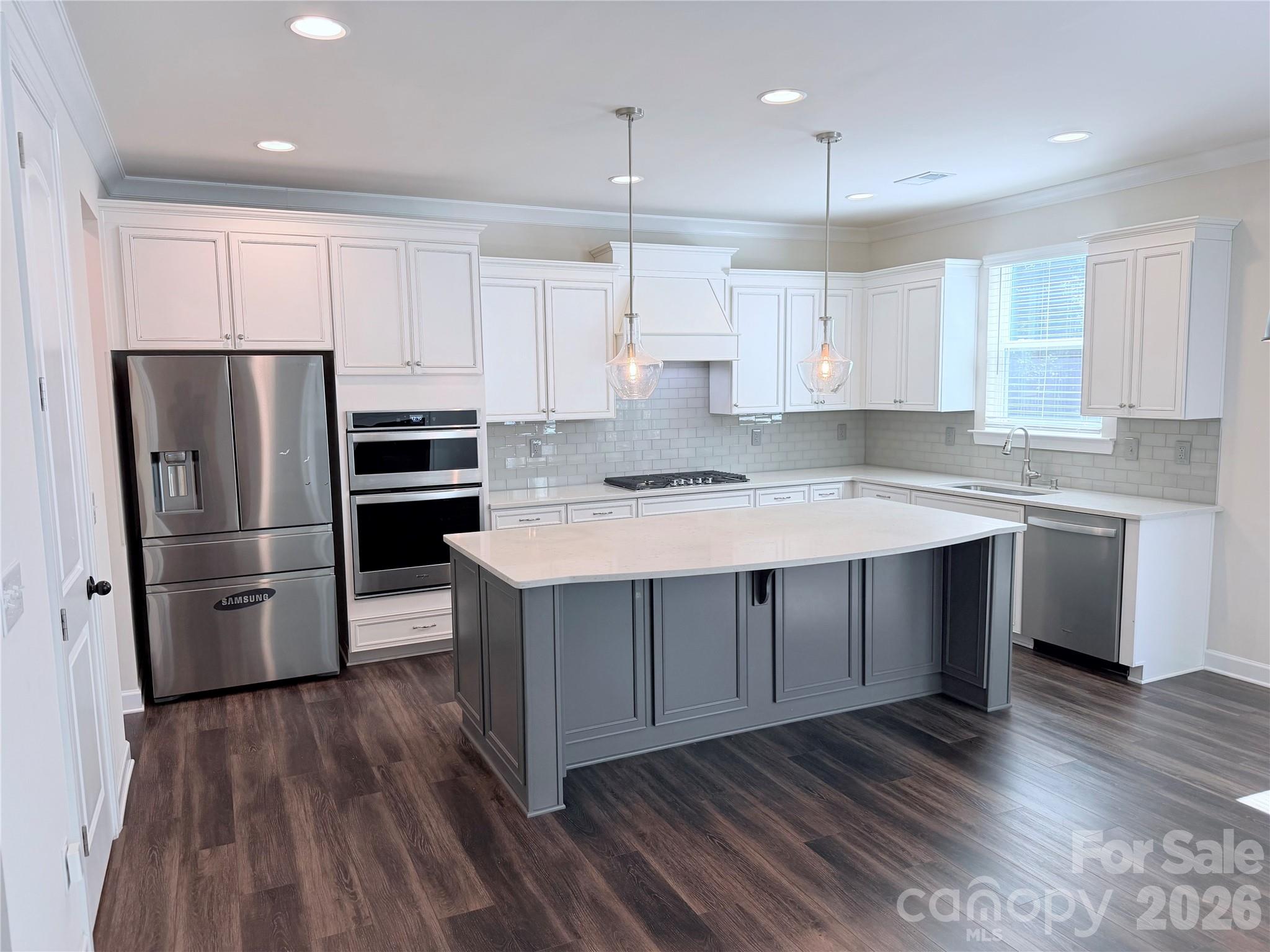 Gourmet Kitchen - 5070 Watersail Way, Lake Wylie
