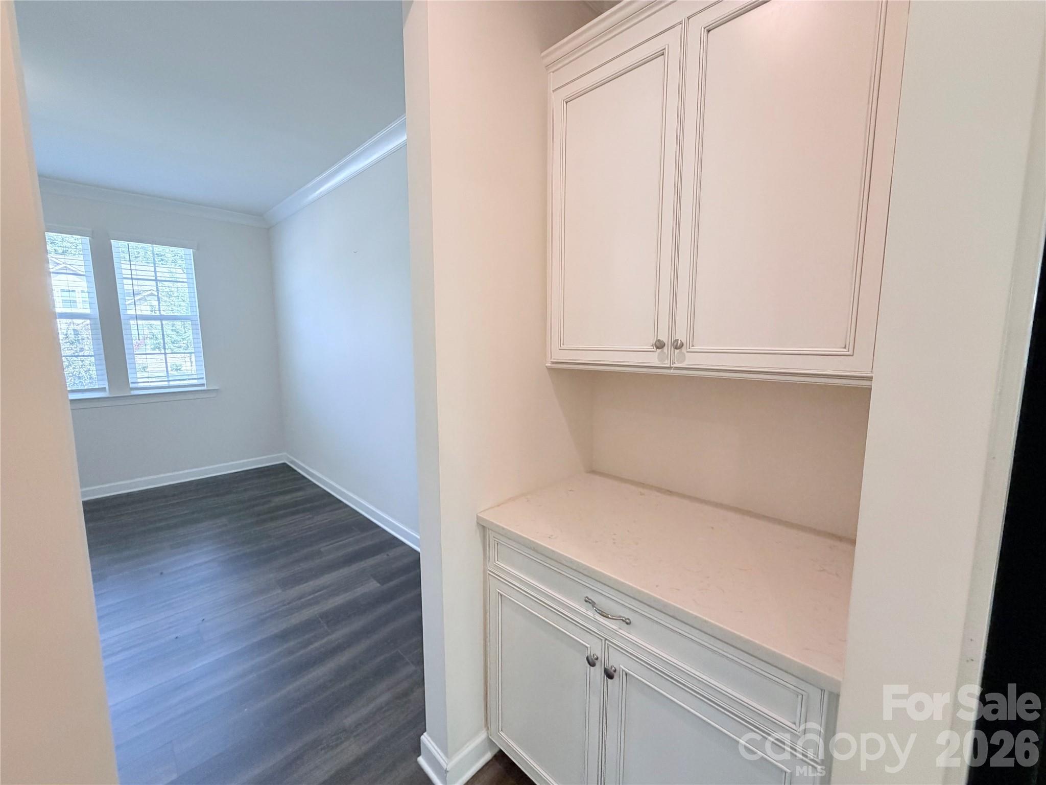 Butler pantry - 5070 Watersail Way, Lake Wylie