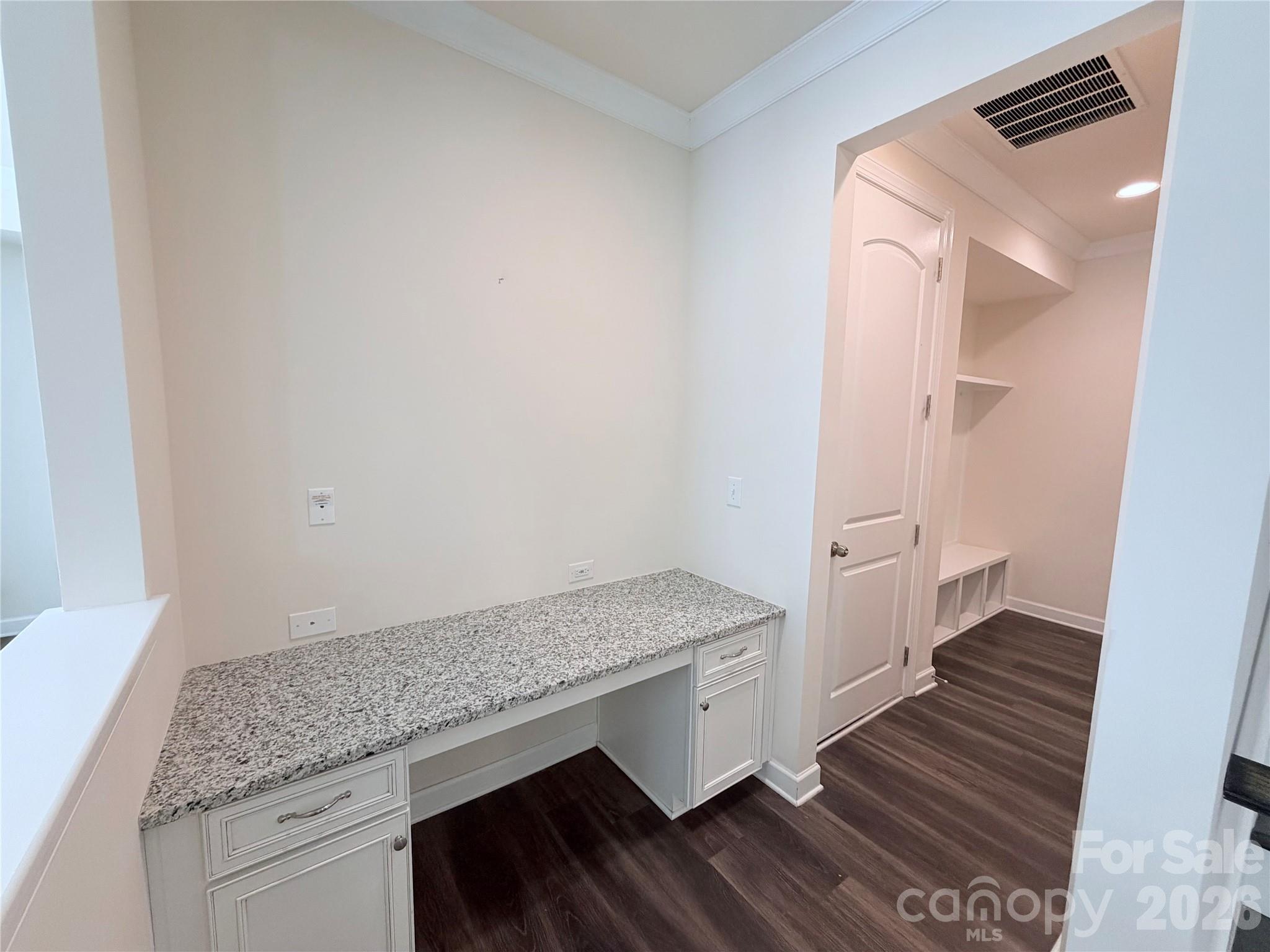 Pocket office and drop zone - 5070 Watersail Way, Lake Wylie