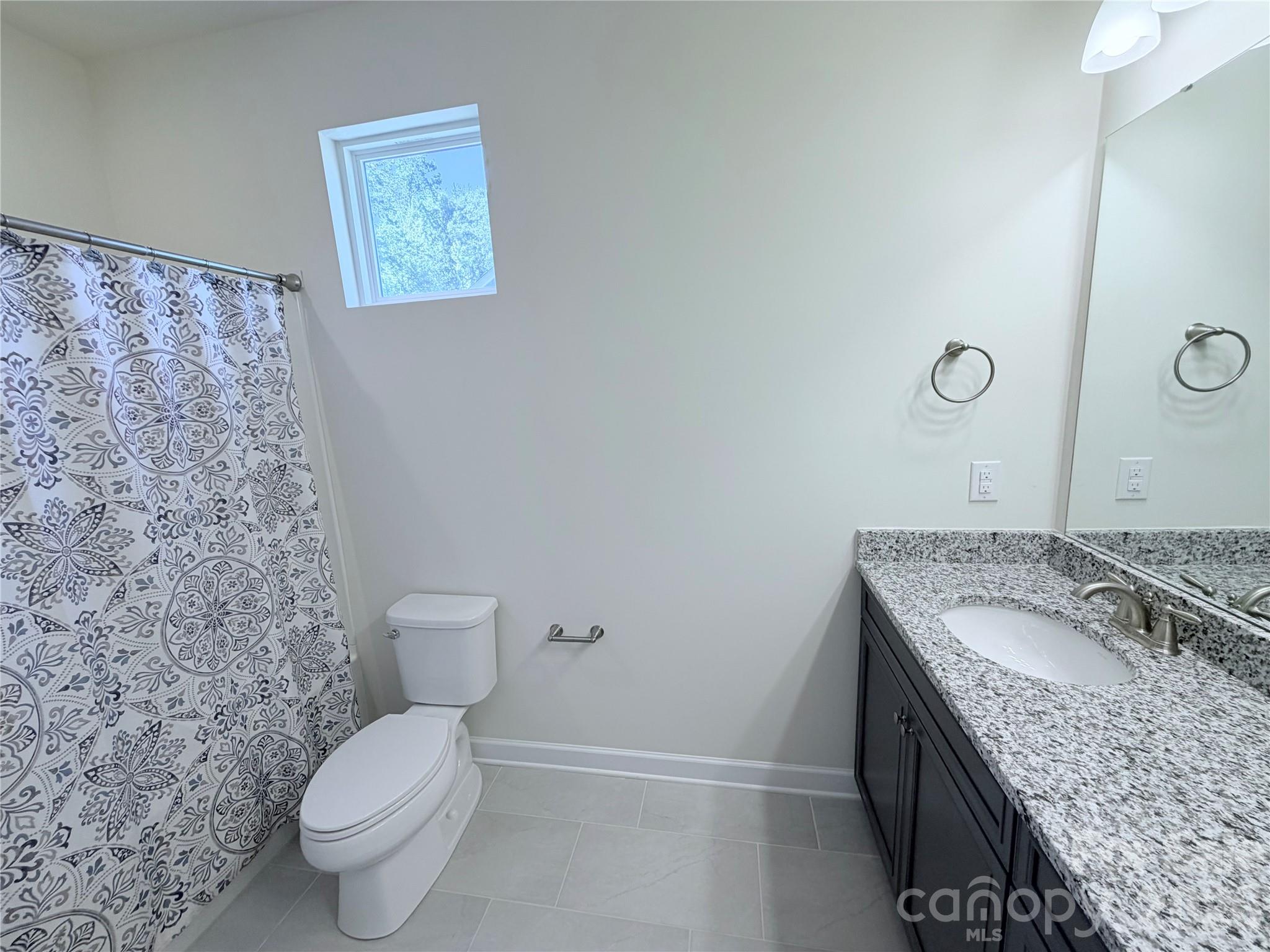 second bathroom - 5070 Watersail Way, Lake Wylie