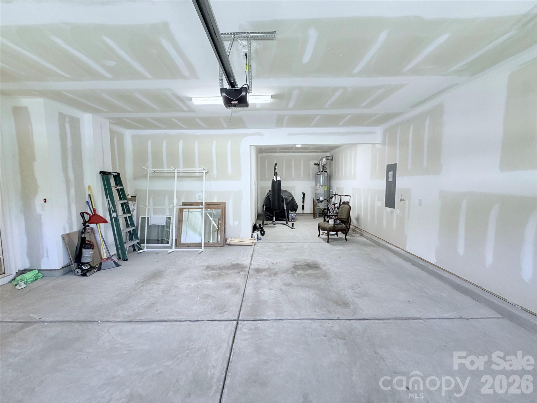 Tandem Garage - 5070 Watersail Way, Lake Wylie