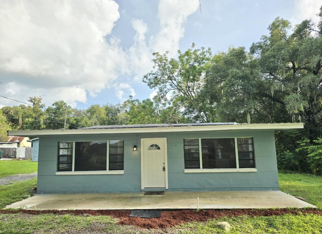 234 E LADY LAKE BLVD