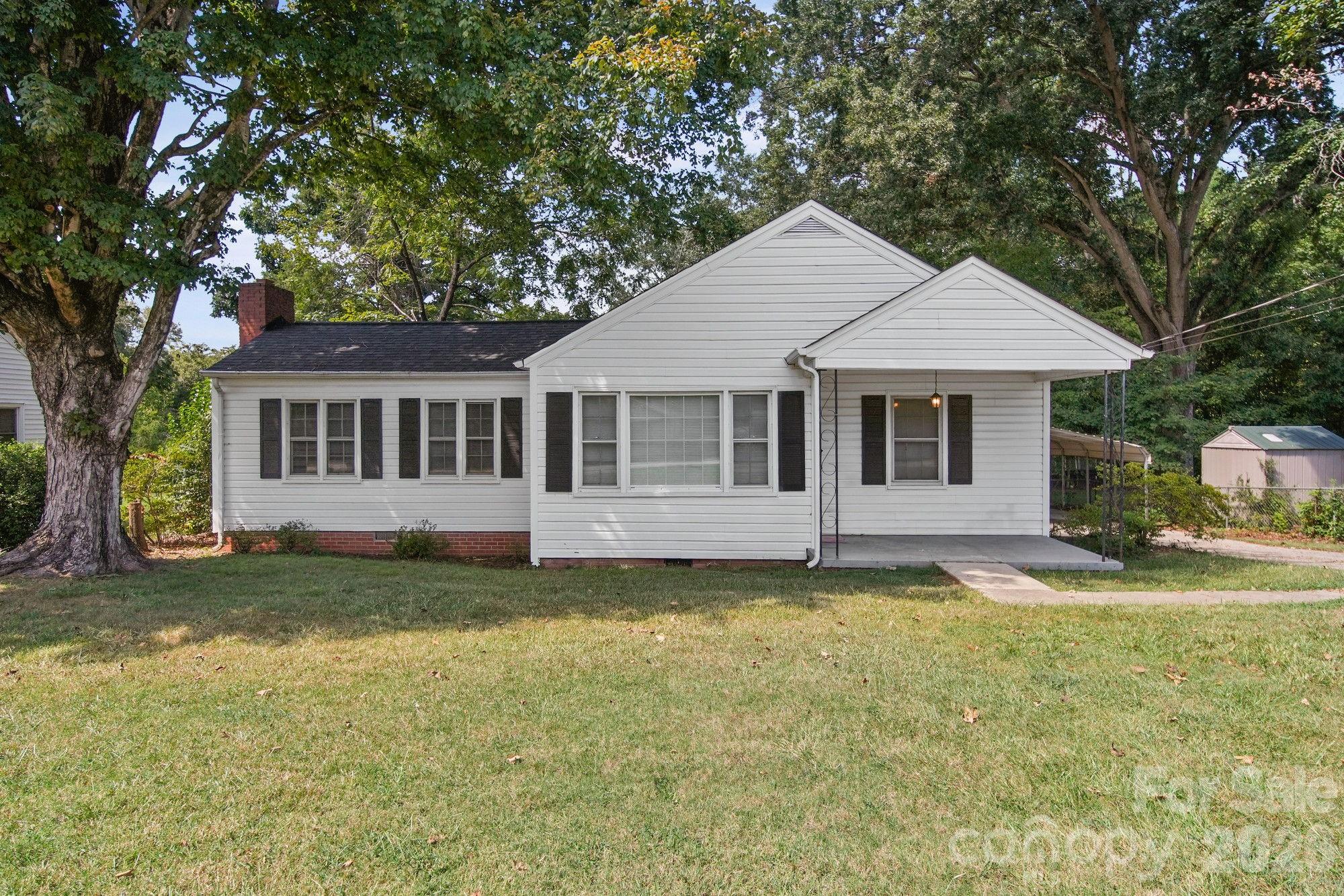 Single Family Residence at 406 Sunset Drive, Stanley, photo 2 of 23