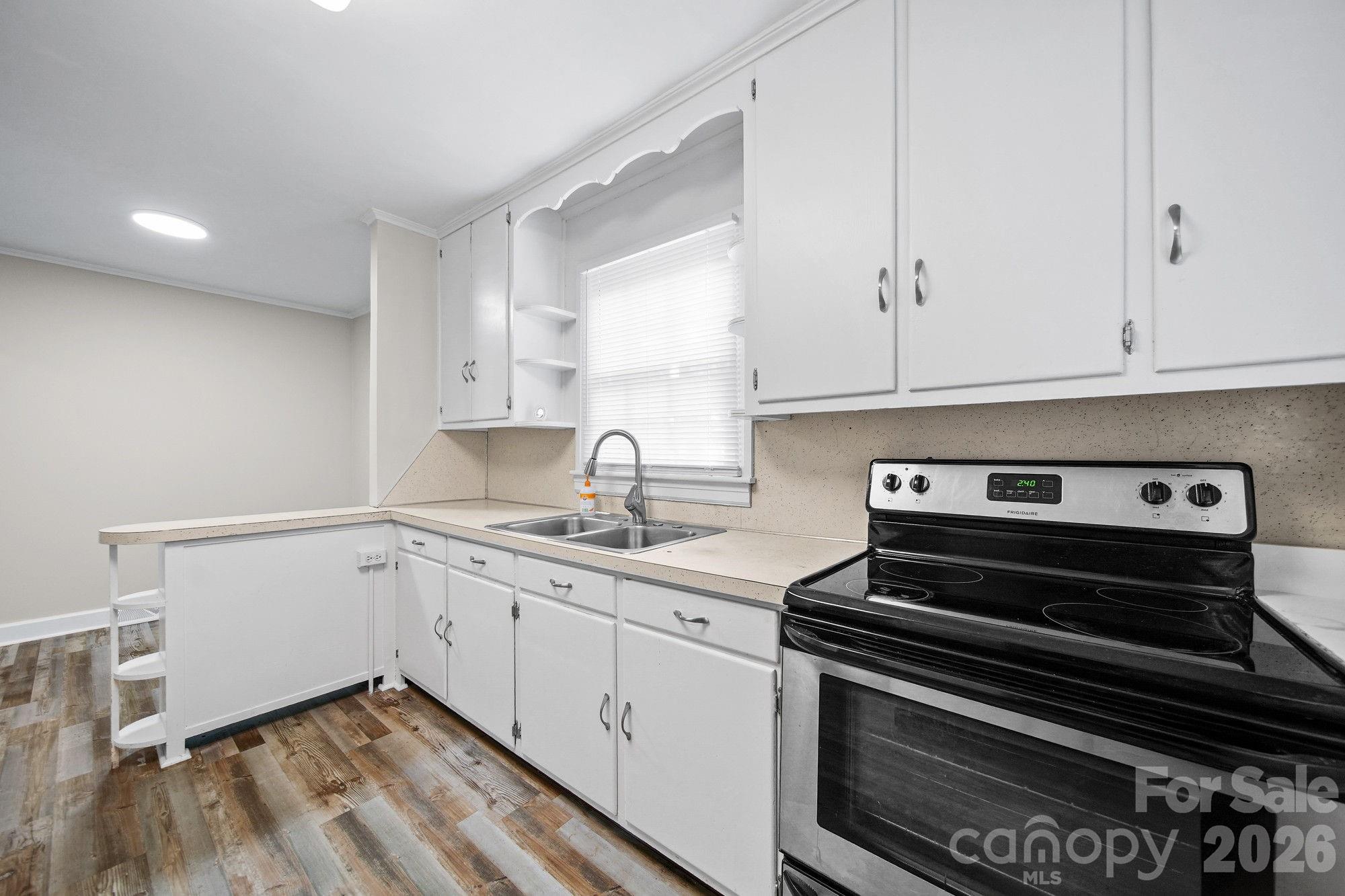 Single Family Residence at 406 Sunset Drive, Stanley, photo 7 of 23