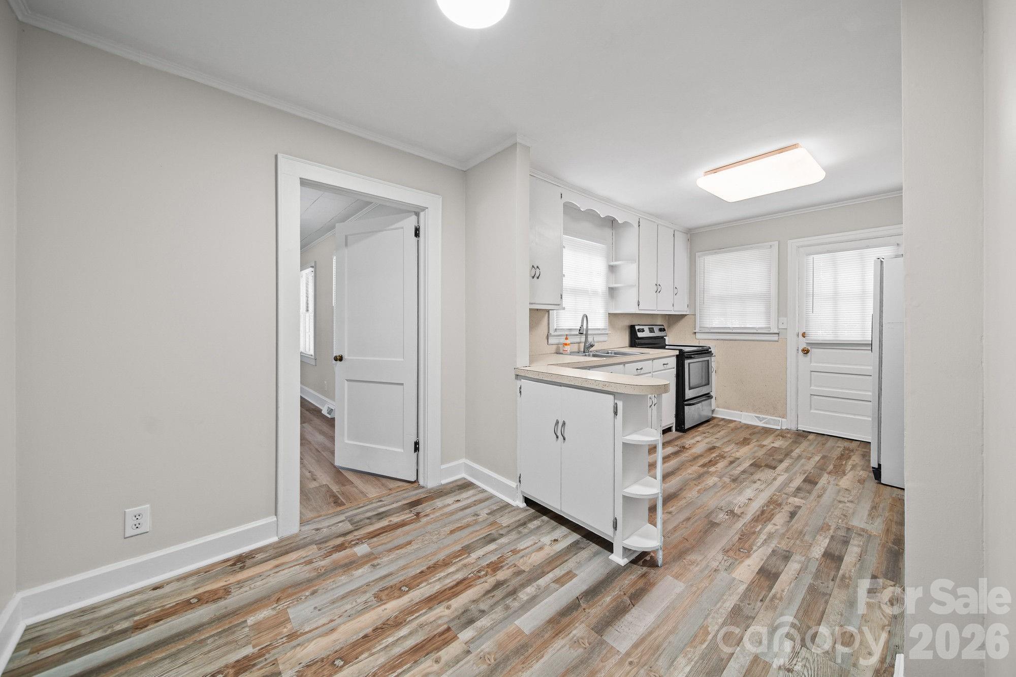 Single Family Residence at 406 Sunset Drive, Stanley, photo 11 of 23