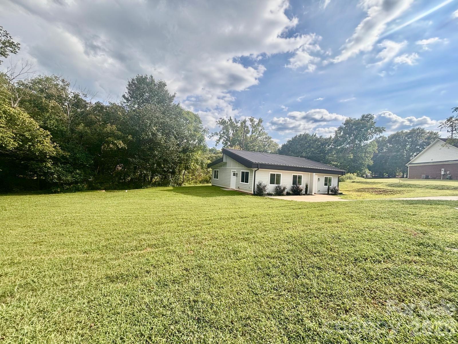 901 Linney Lane