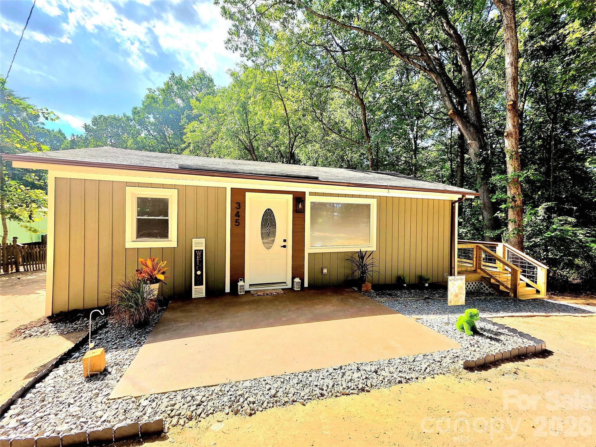 Single Family Residence at 345 EPPS Road, Fort Mill, photo 2 of 47