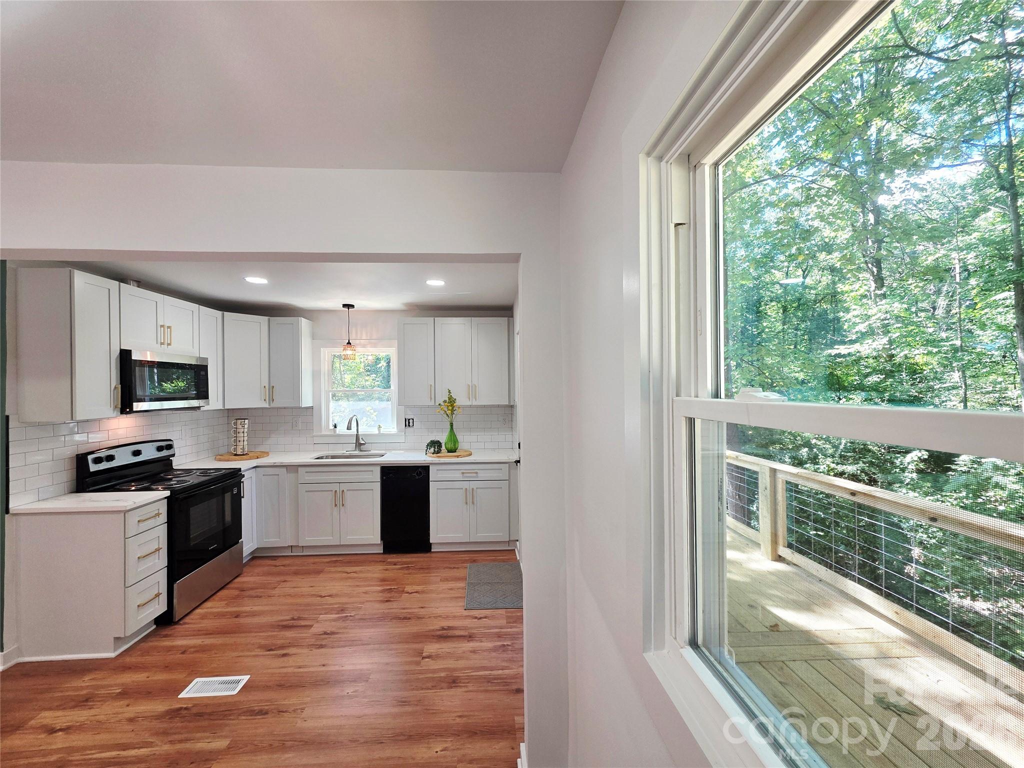 Single Family Residence at 345 EPPS Road, Fort Mill, photo 17 of 47
