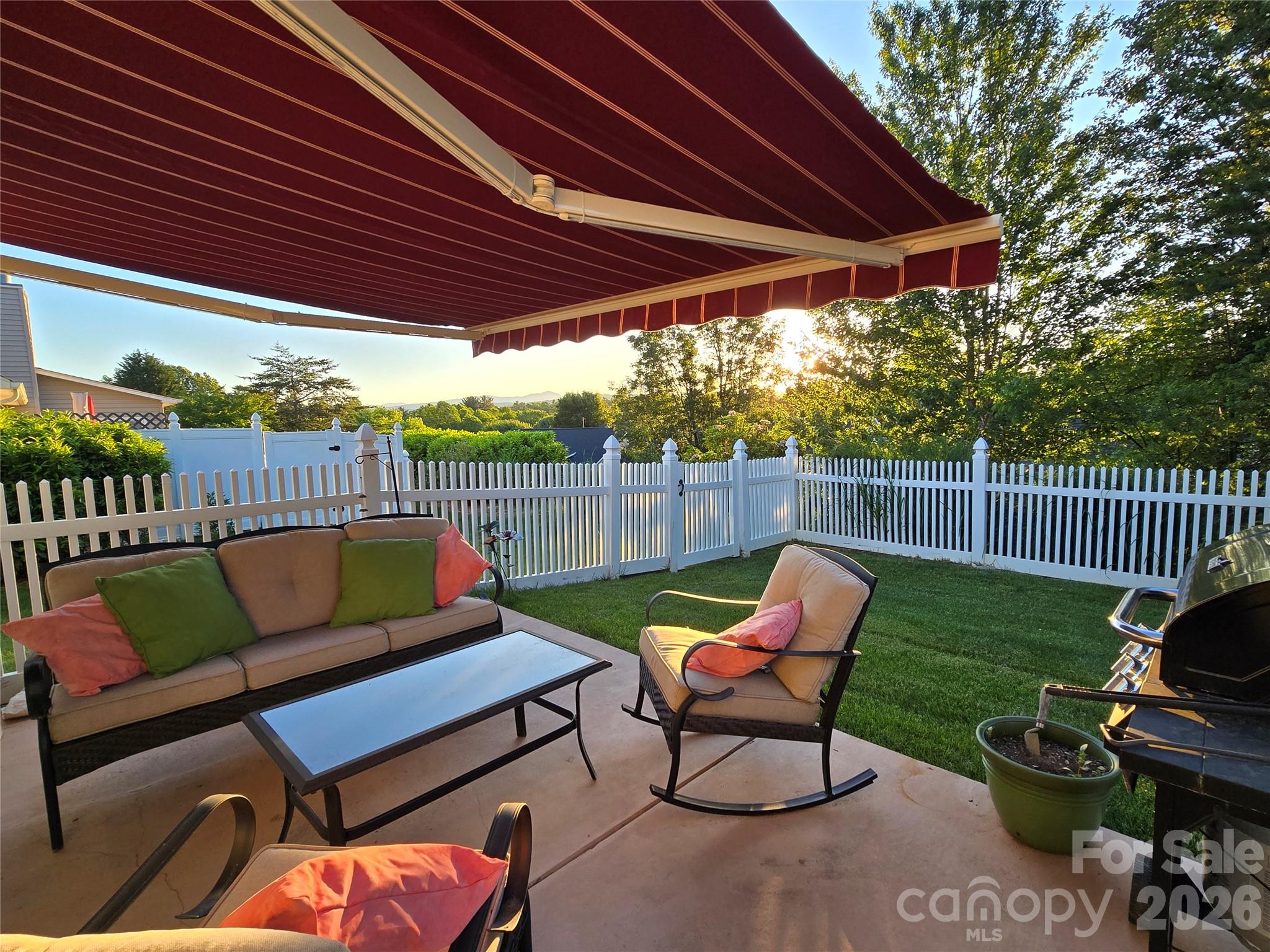Single Family Residence at 77 Stonehollow Road, Fletcher, photo 8 of 32