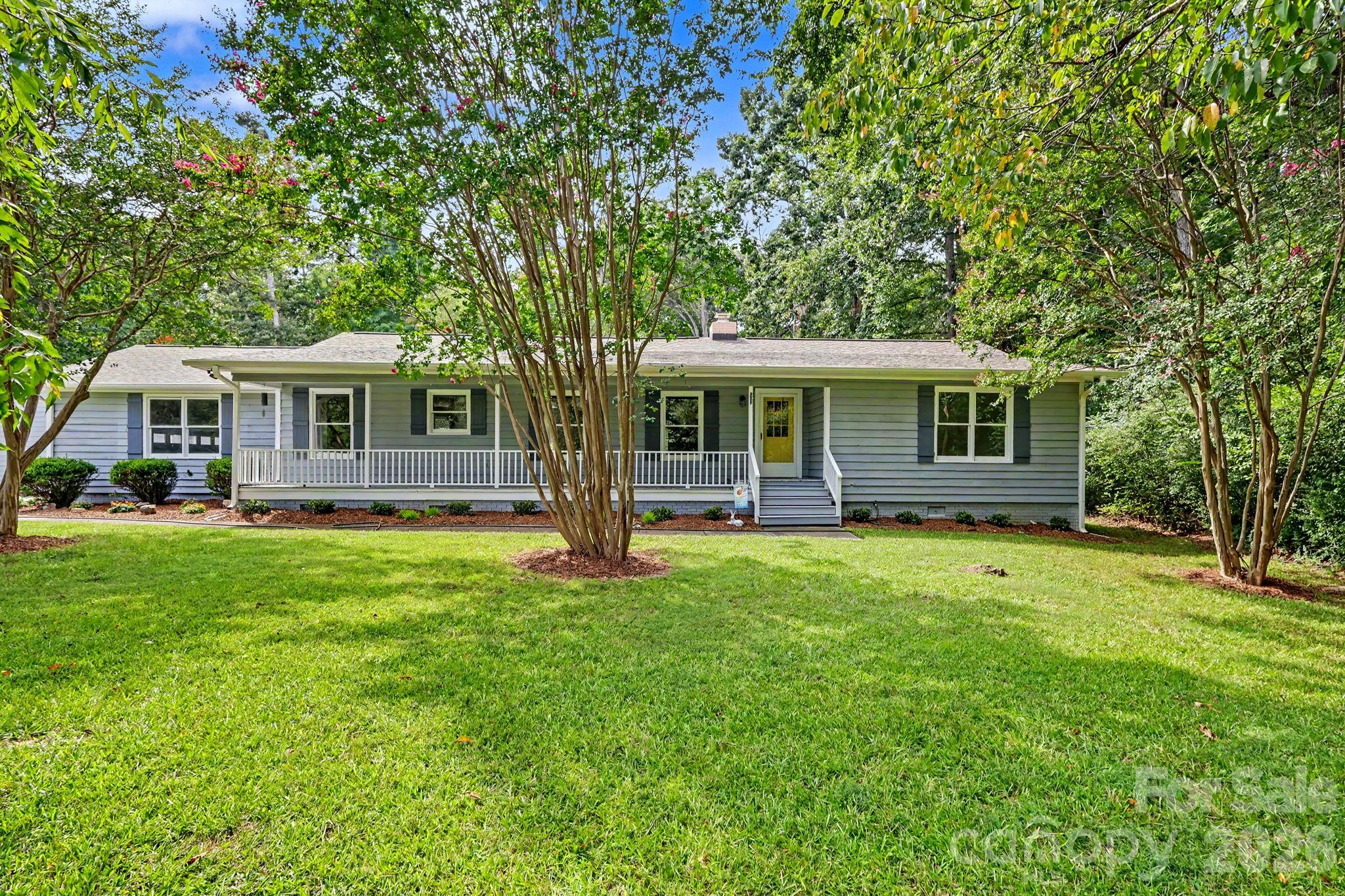 Single Family Residence at 3201 Fairforest Drive, Matthews, photo 3 of 33