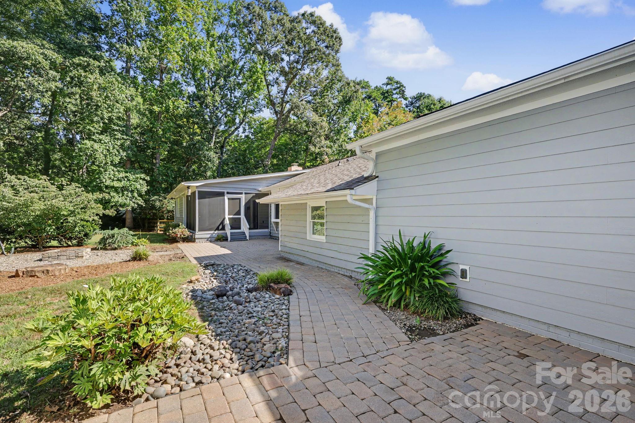 Single Family Residence at 3201 Fairforest Drive, Matthews, photo 17 of 33