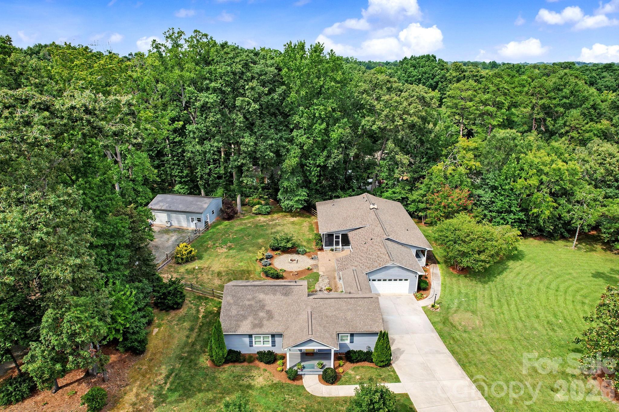 Single Family Residence at 3201 Fairforest Drive, Matthews, photo 29 of 33