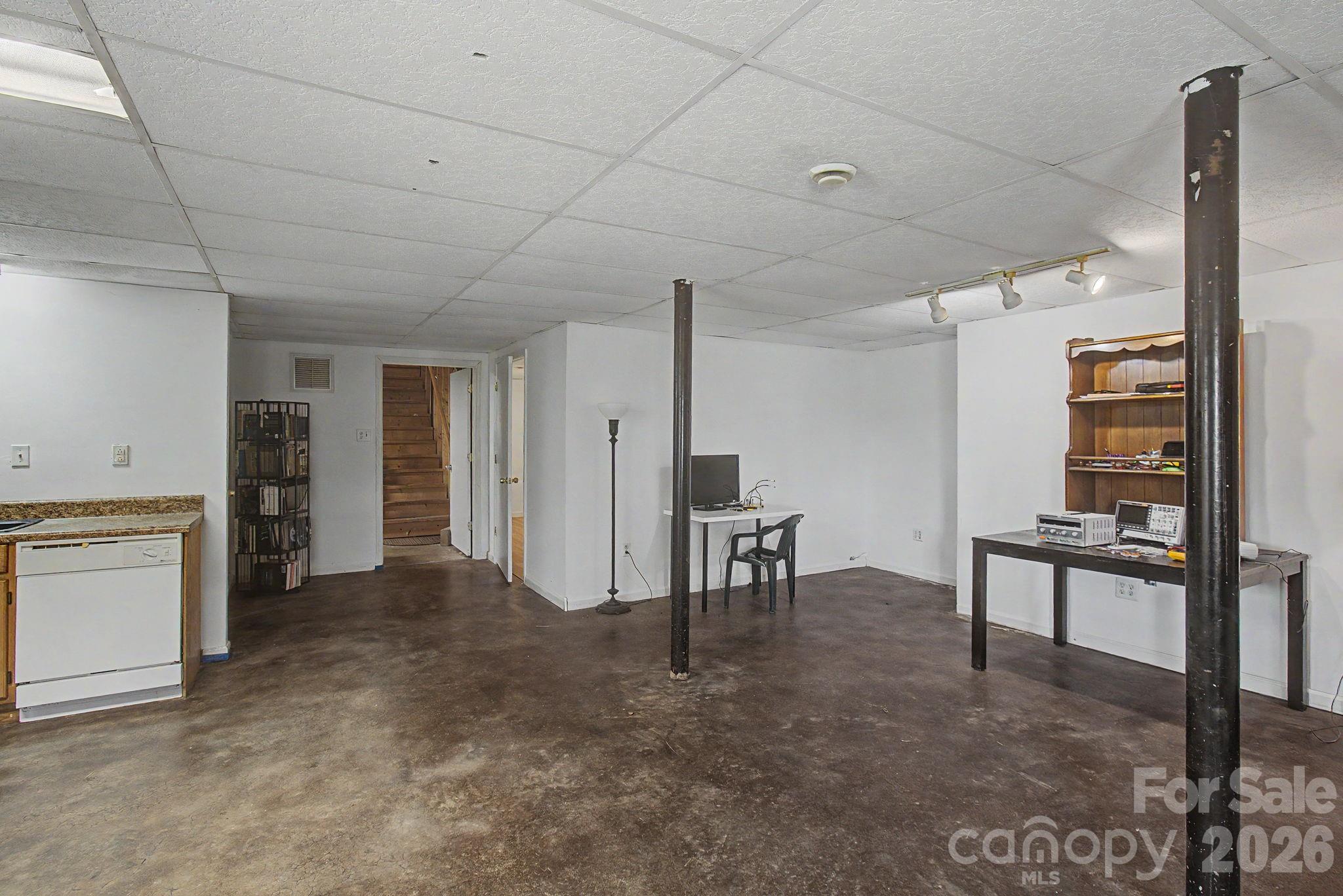 Single Family Residence at 253 Tipton Hill Road, Leicester, photo 33 of 48