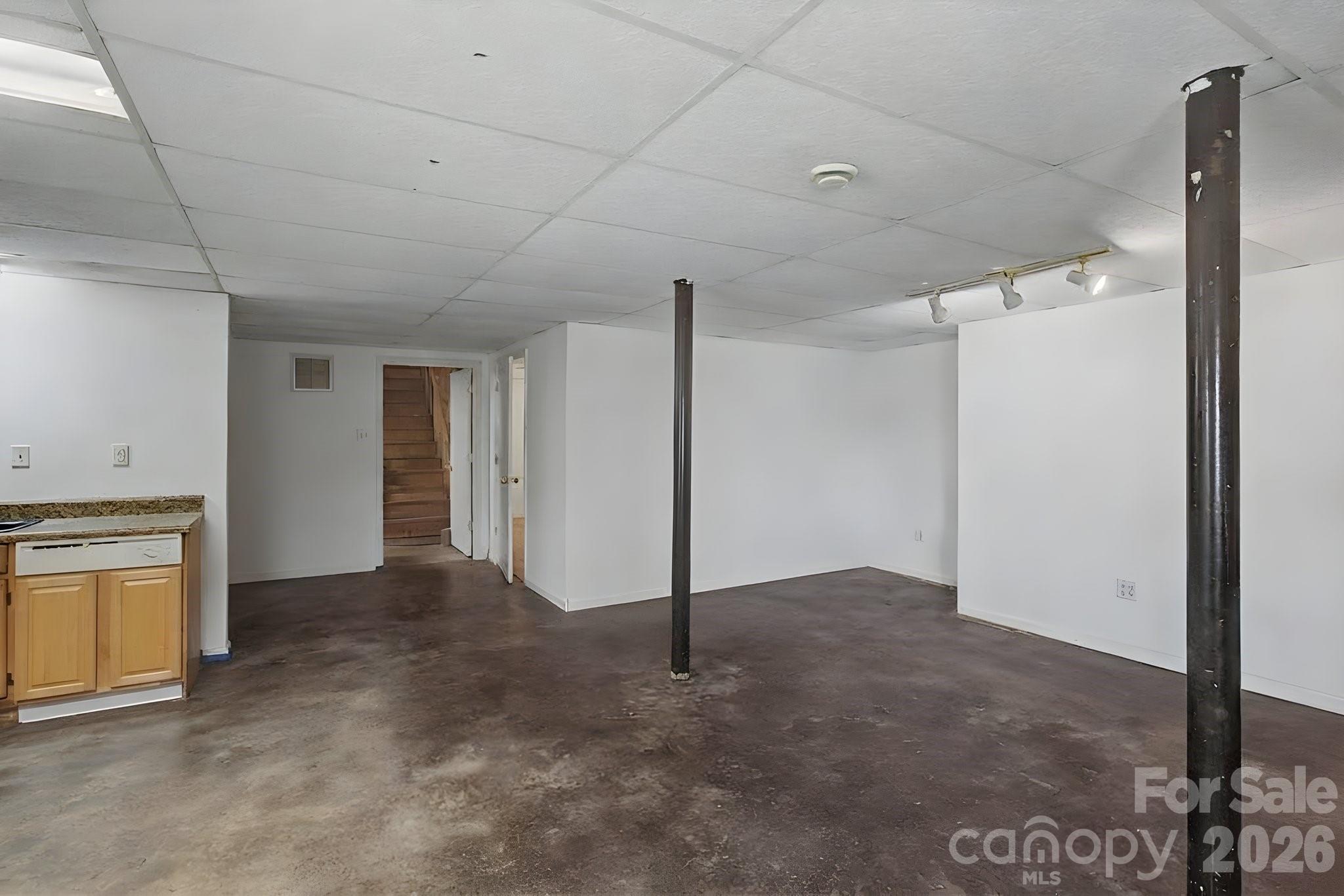 Single Family Residence at 253 Tipton Hill Road, Leicester, photo 34 of 48
