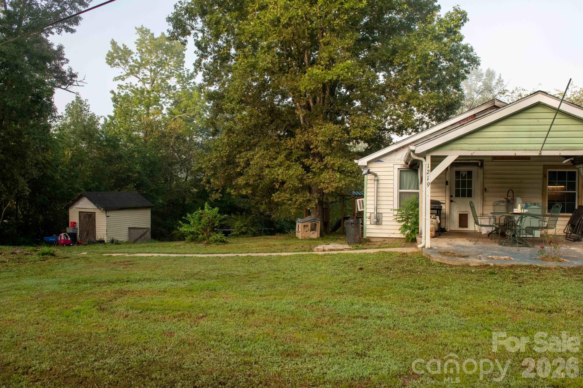 Single Family Residence at 1219 Peak Place NW, Lenoir, photo 5 of 31