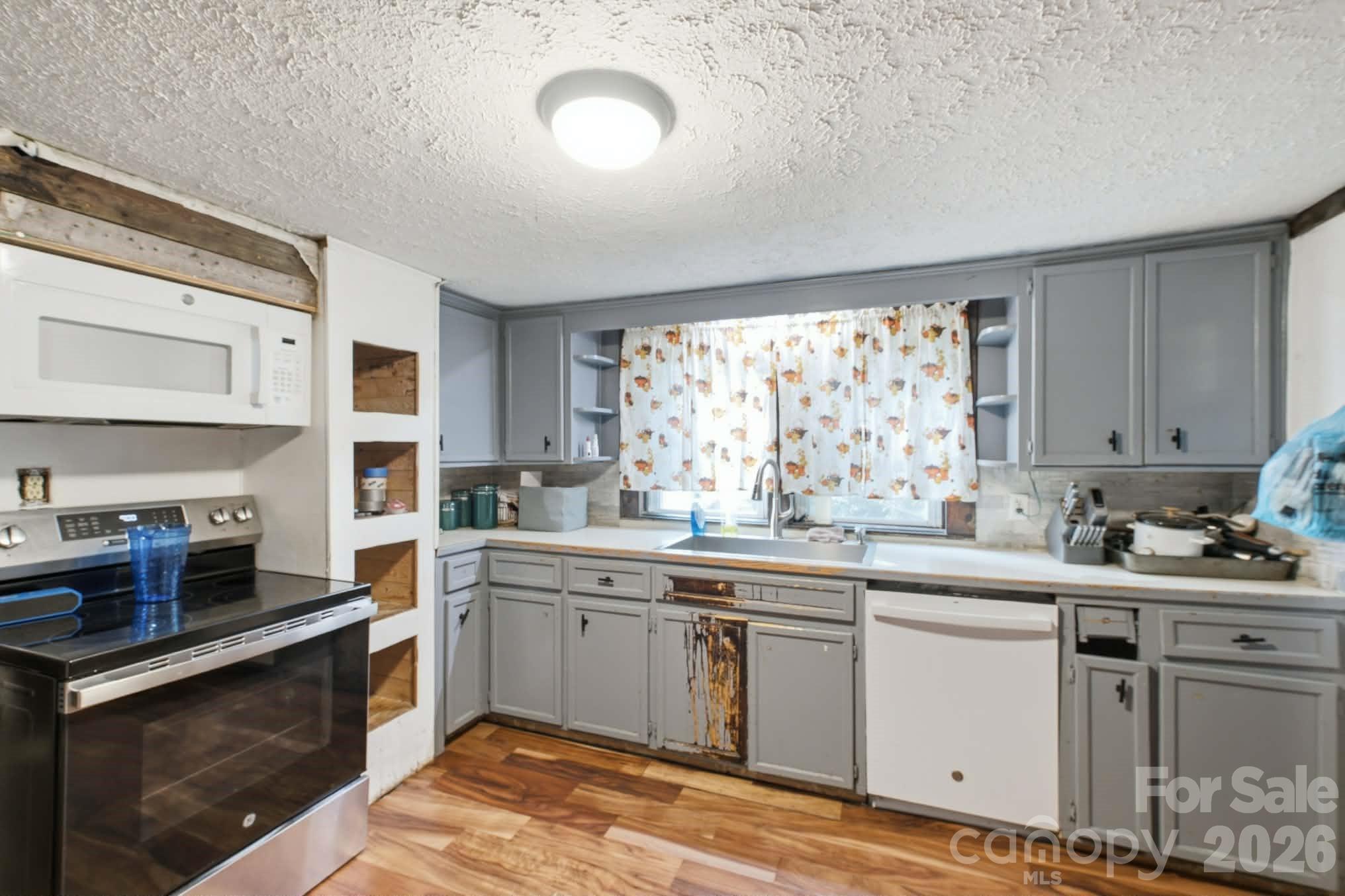Single Family Residence at 1219 Peak Place NW, Lenoir, photo 18 of 31