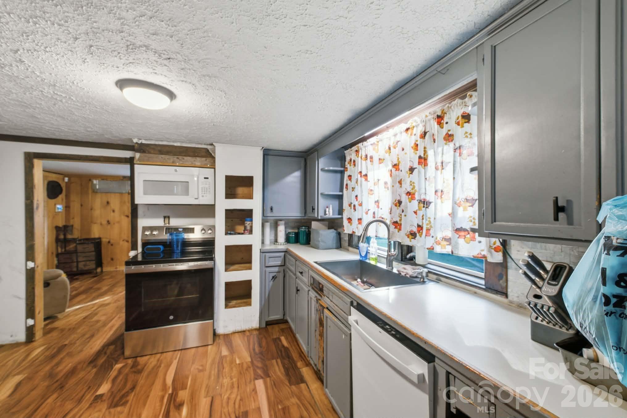 Single Family Residence at 1219 Peak Place NW, Lenoir, photo 19 of 31