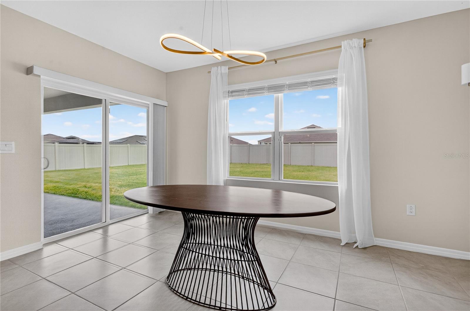 Casual Dining - 612 AUBURN GROVE TER, AUBURNDALE