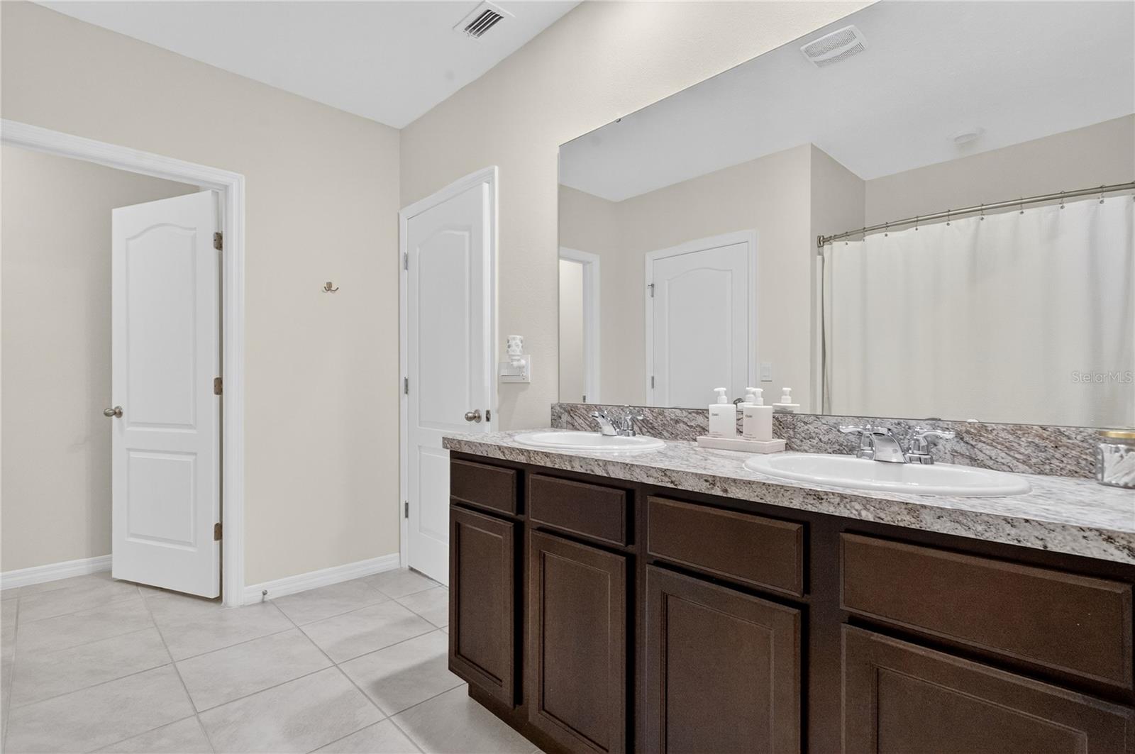 Primary Bathroom - 612 AUBURN GROVE TER, AUBURNDALE