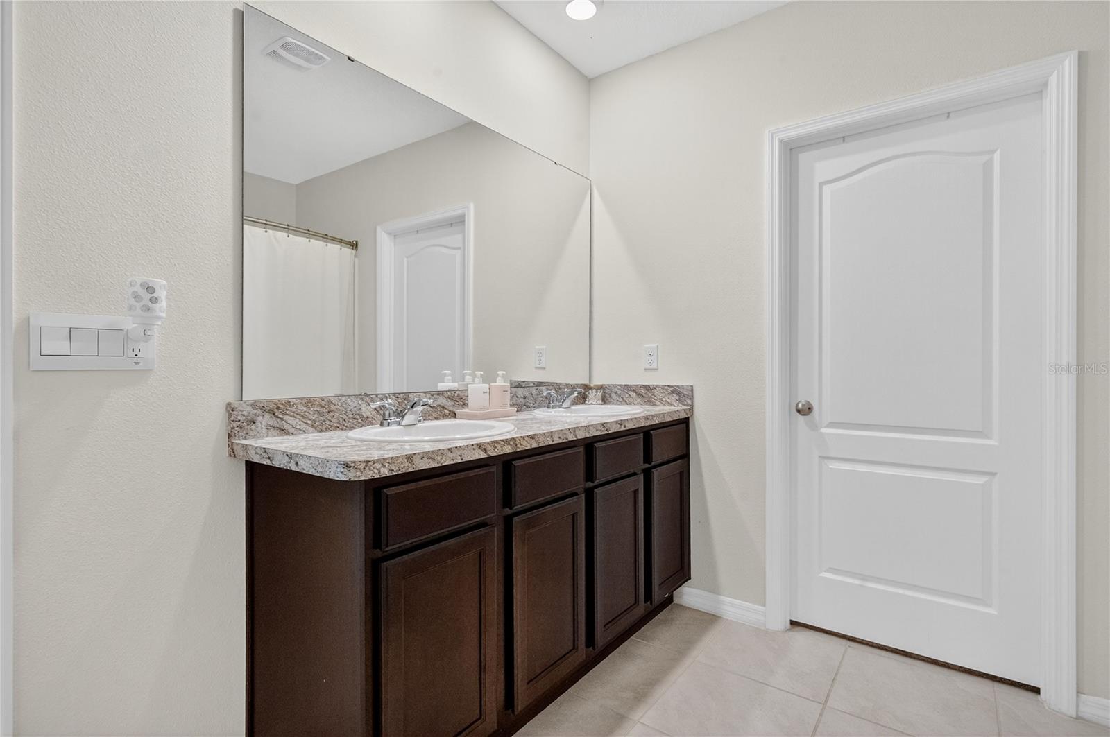 Primary Bathroom Pic 2 - 612 AUBURN GROVE TER, AUBURNDALE