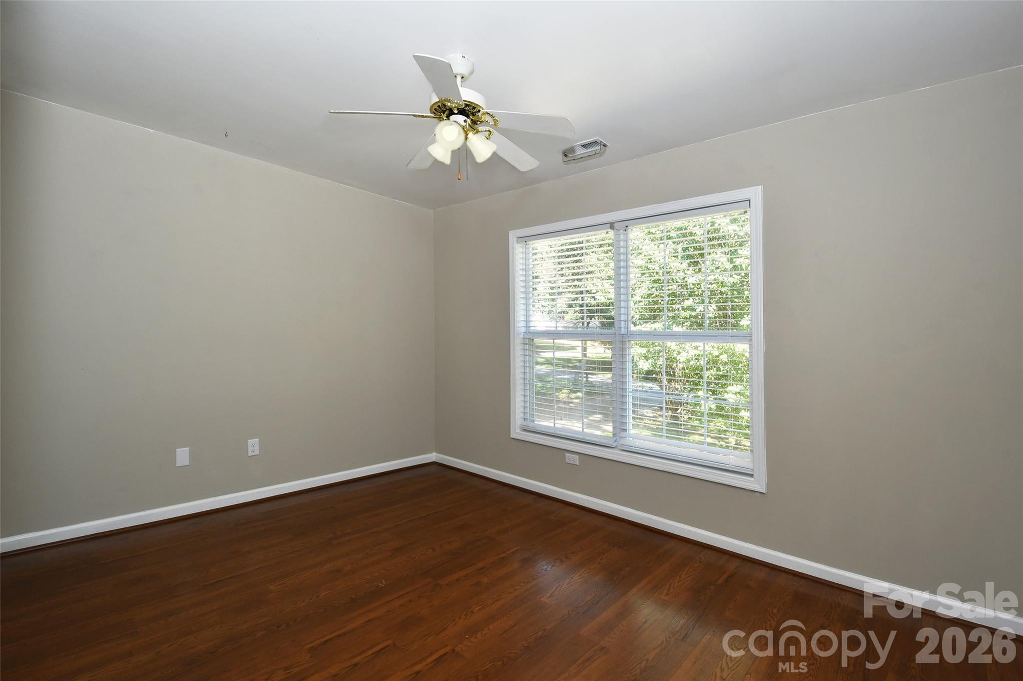 Single Family Residence at 235 Crystal Circle, Mooresville, photo 13 of 41