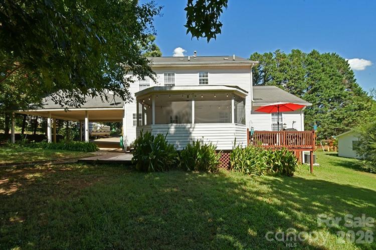 Single Family Residence at 235 Crystal Circle, Mooresville, photo 16 of 41