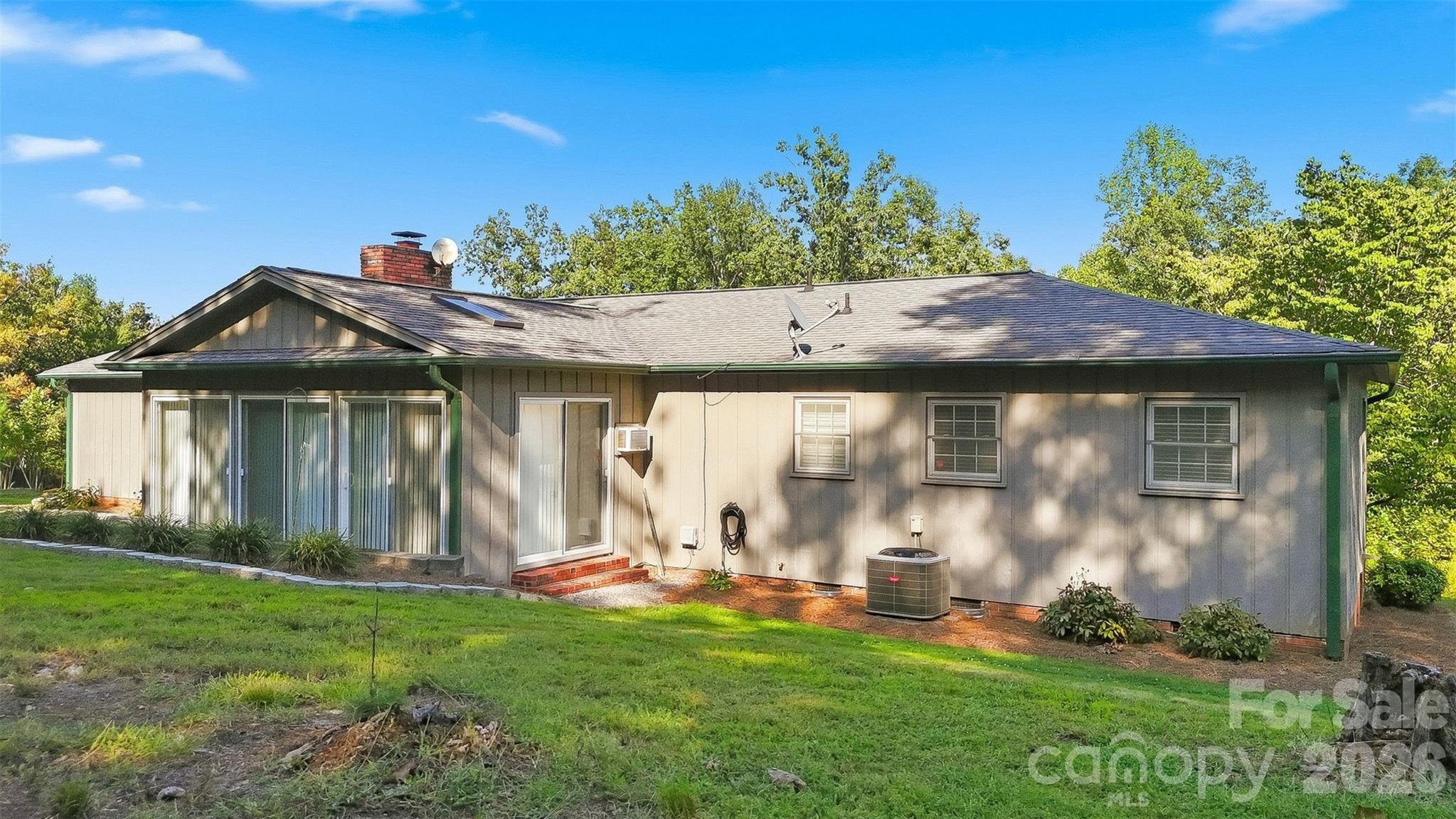 Single Family Residence at 258 Nine Patch Lane, Taylorsville, photo 10 of 42