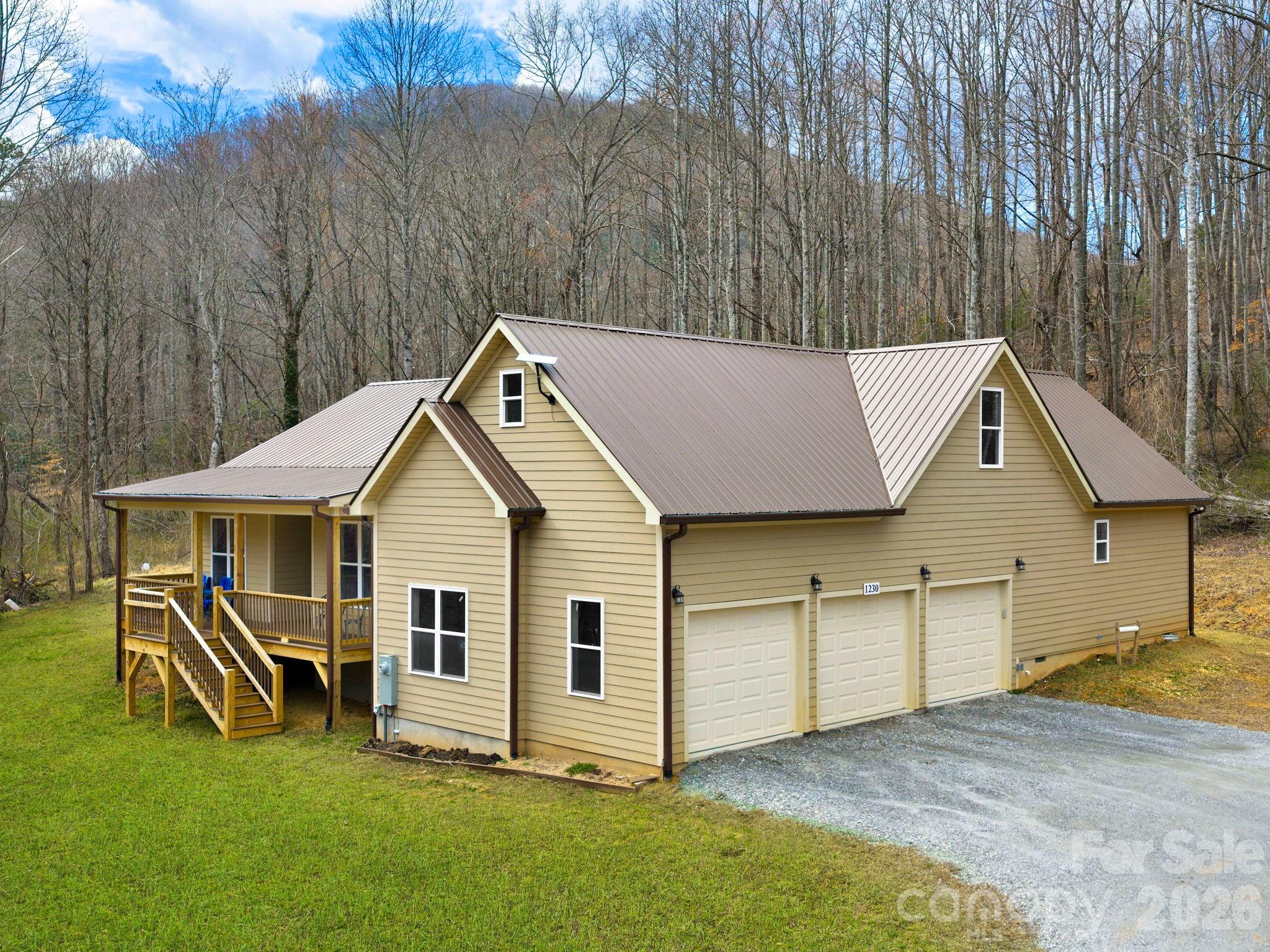 Single Family Residence at 1230 Terrys Gap Road, Hendersonville, photo 4 of 33