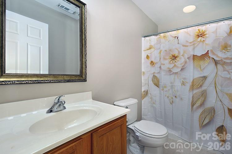 Single Family Residence at 235 Crystal Circle, Mooresville, photo 23 of 41