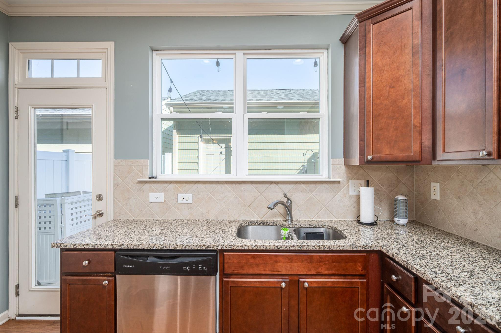 Townhouse at 1231 Assembly Street, Belmont, photo 13 of 39