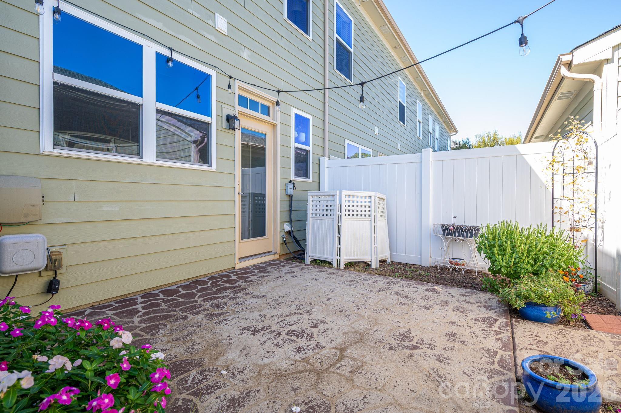 Townhouse at 1231 Assembly Street, Belmont, photo 17 of 39
