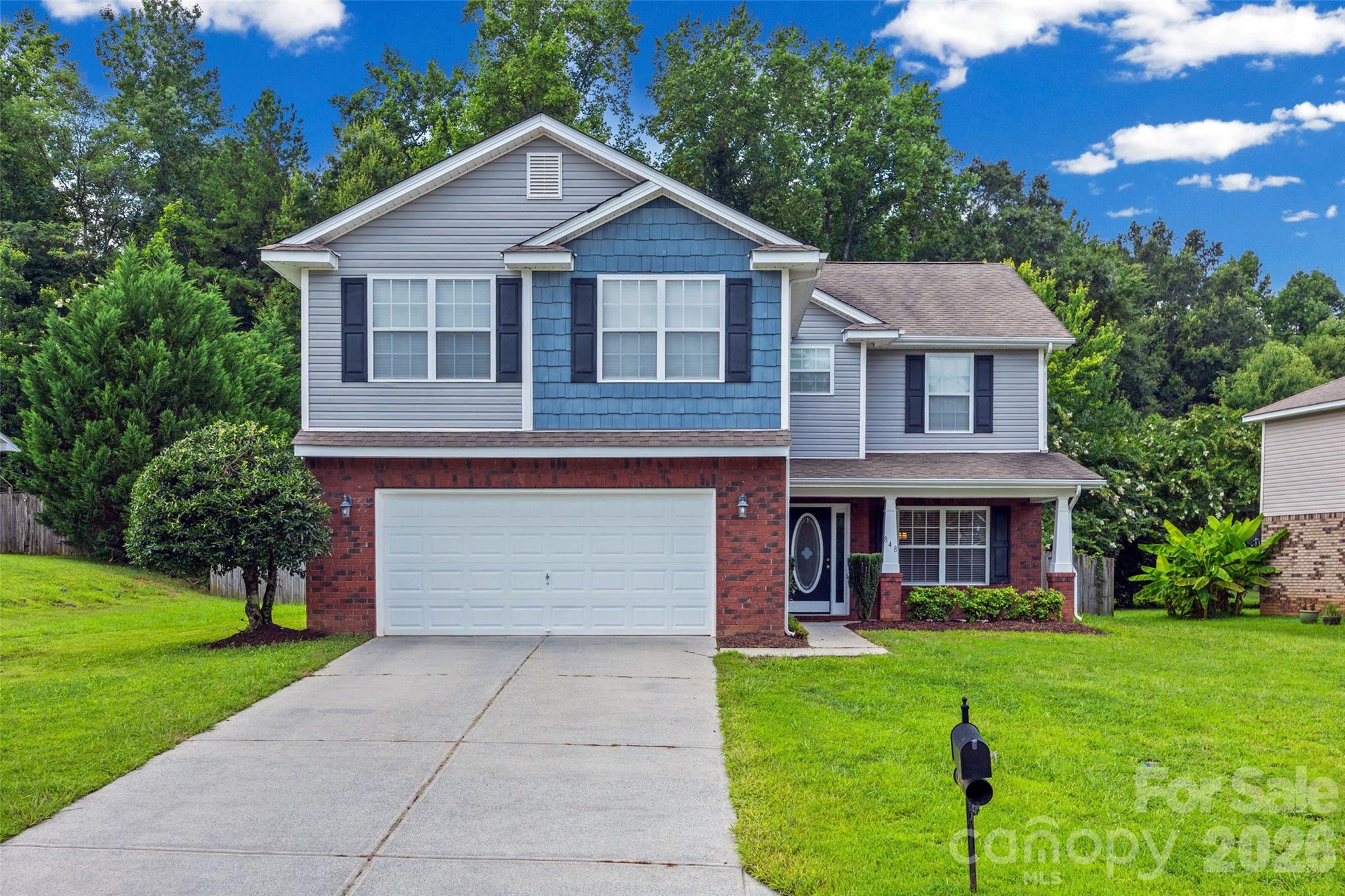 Single Family Residence at 848 Estuary Court, Rock Hill, photo 2 of 37
