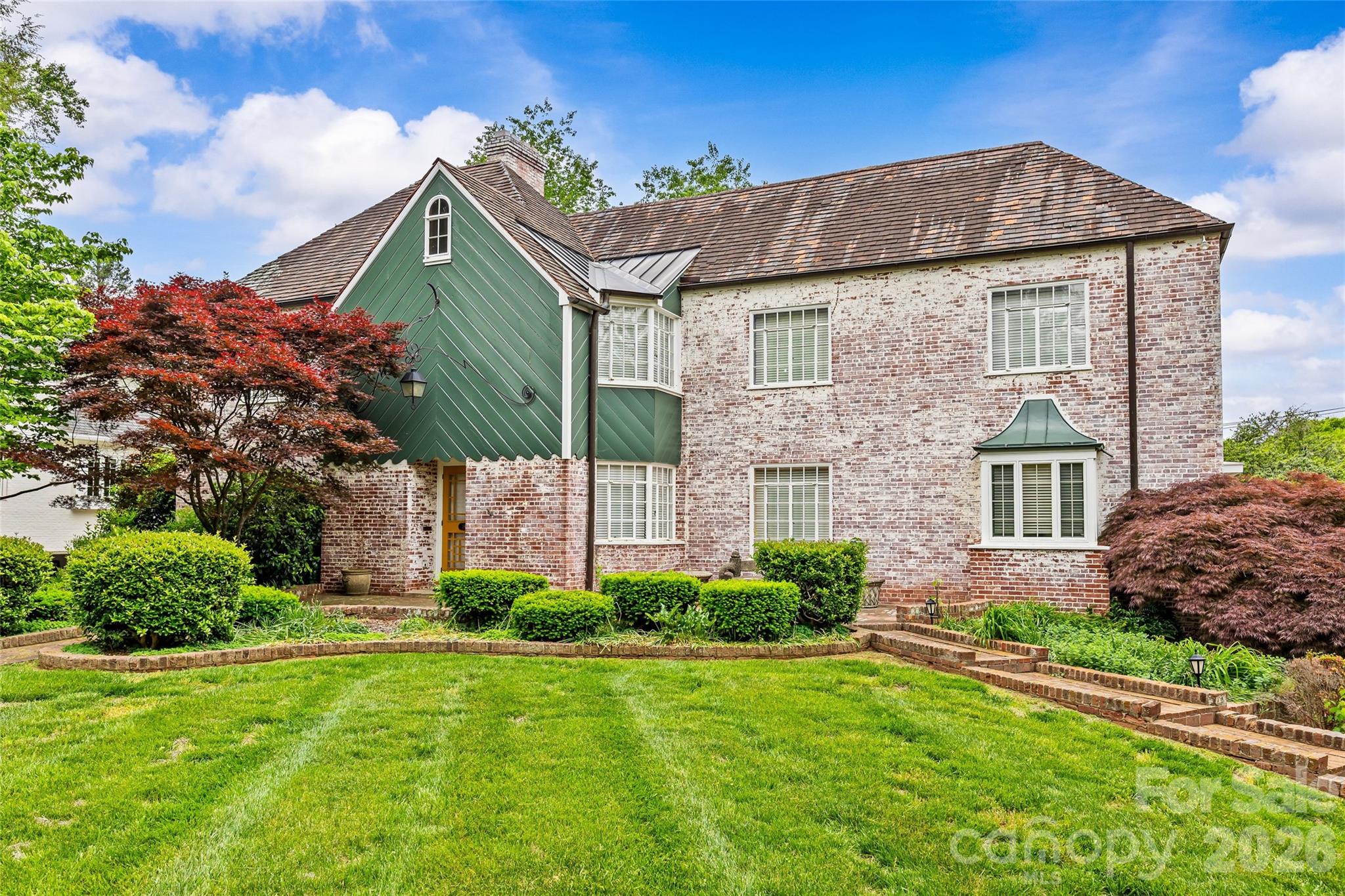 1858 Queens Road W