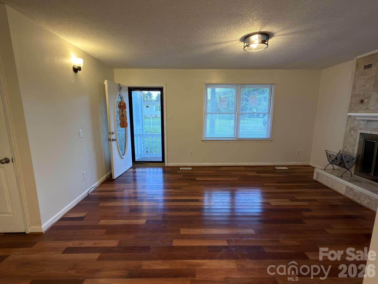 Single Family Residence at 2060 27th Avenue Drive NE, Hickory, photo 6 of 30