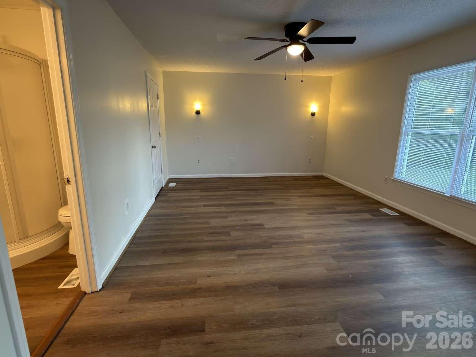 Single Family Residence at 2060 27th Avenue Drive NE, Hickory, photo 10 of 30