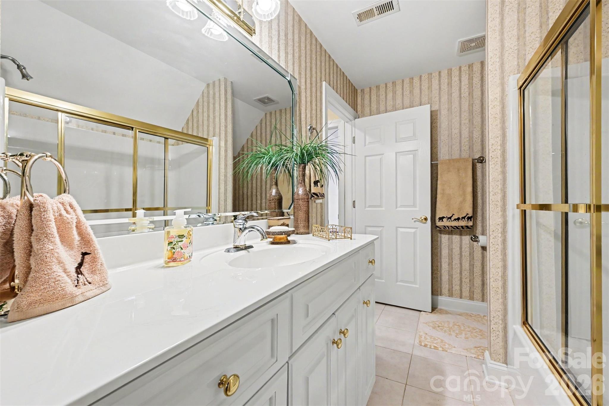 Full Bath - 1244 Kennett Avenue, Gastonia