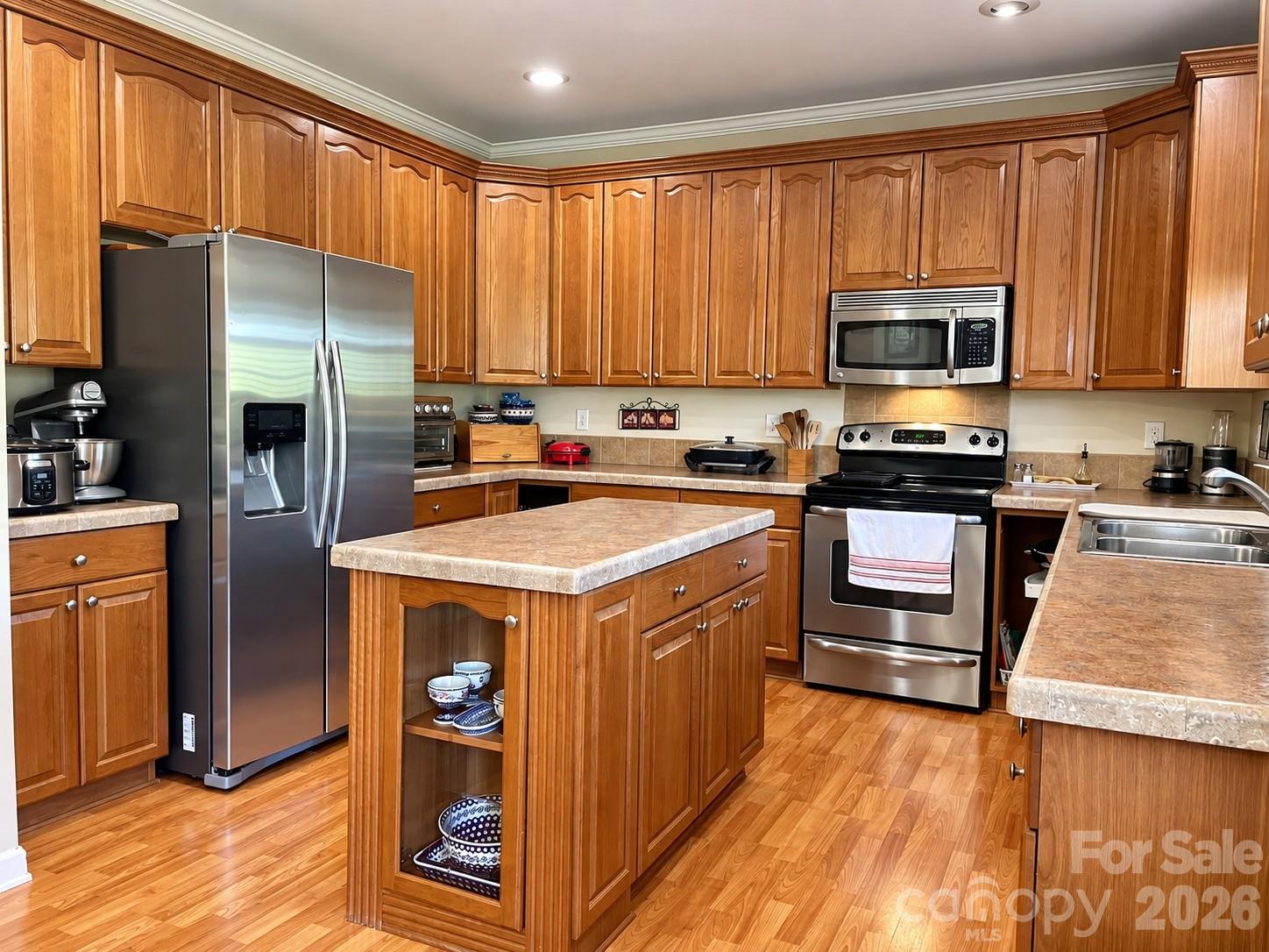 Single Family Residence at 1046 Edgemont Terrace, Morganton, photo 6 of 17