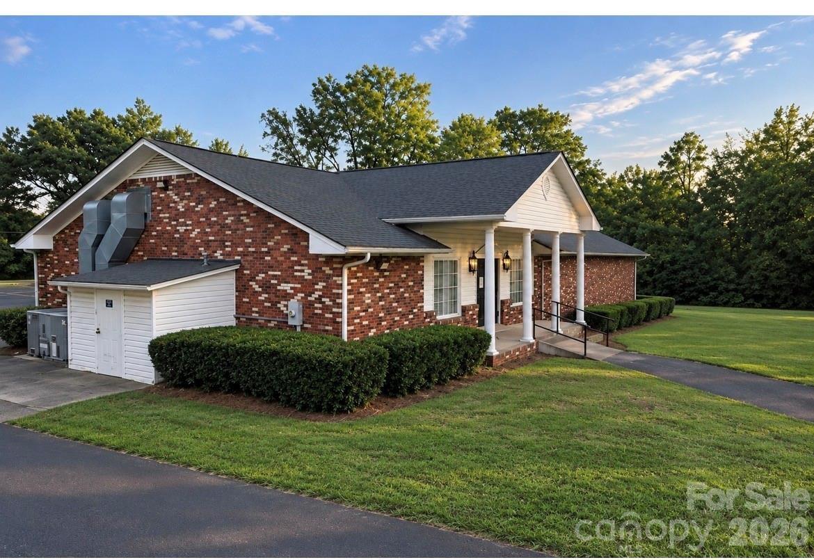 Front of building - 717 Celsey Road, Chester
