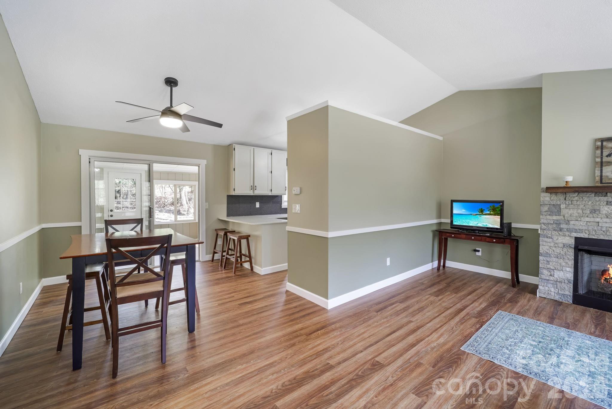 Single Family Residence at 417 Soquili Drive, Brevard, photo 7 of 17
