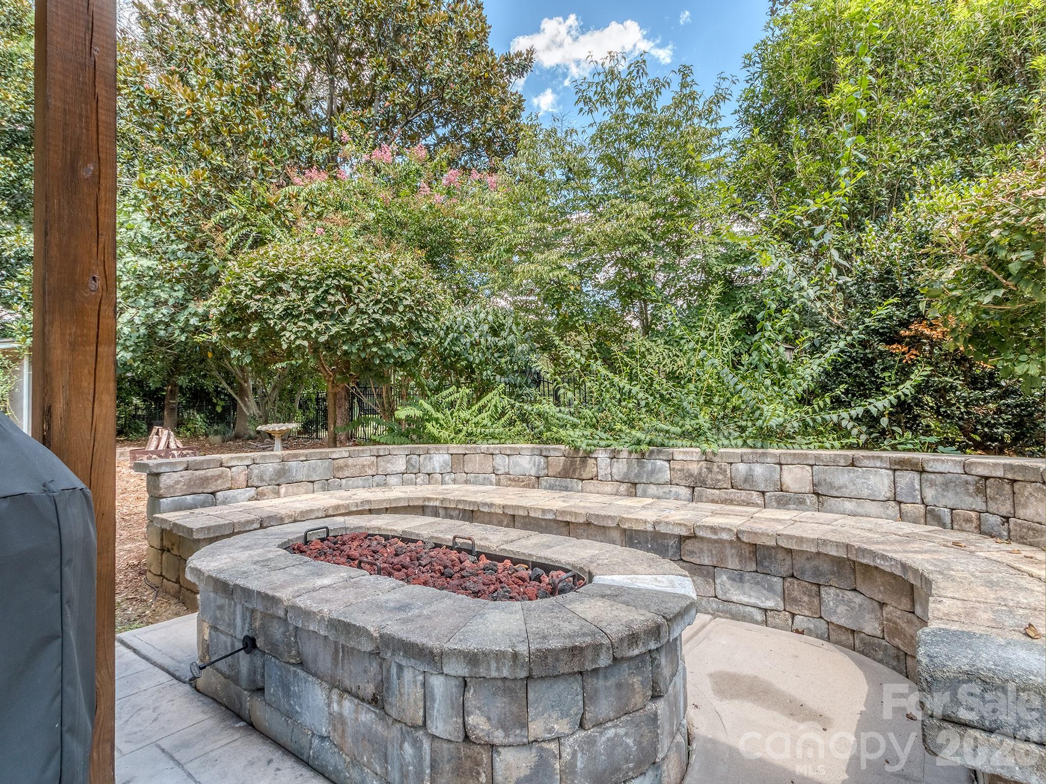 In-ground gas fire pit with built in seating - 1733 White Pond Lane, Waxhaw