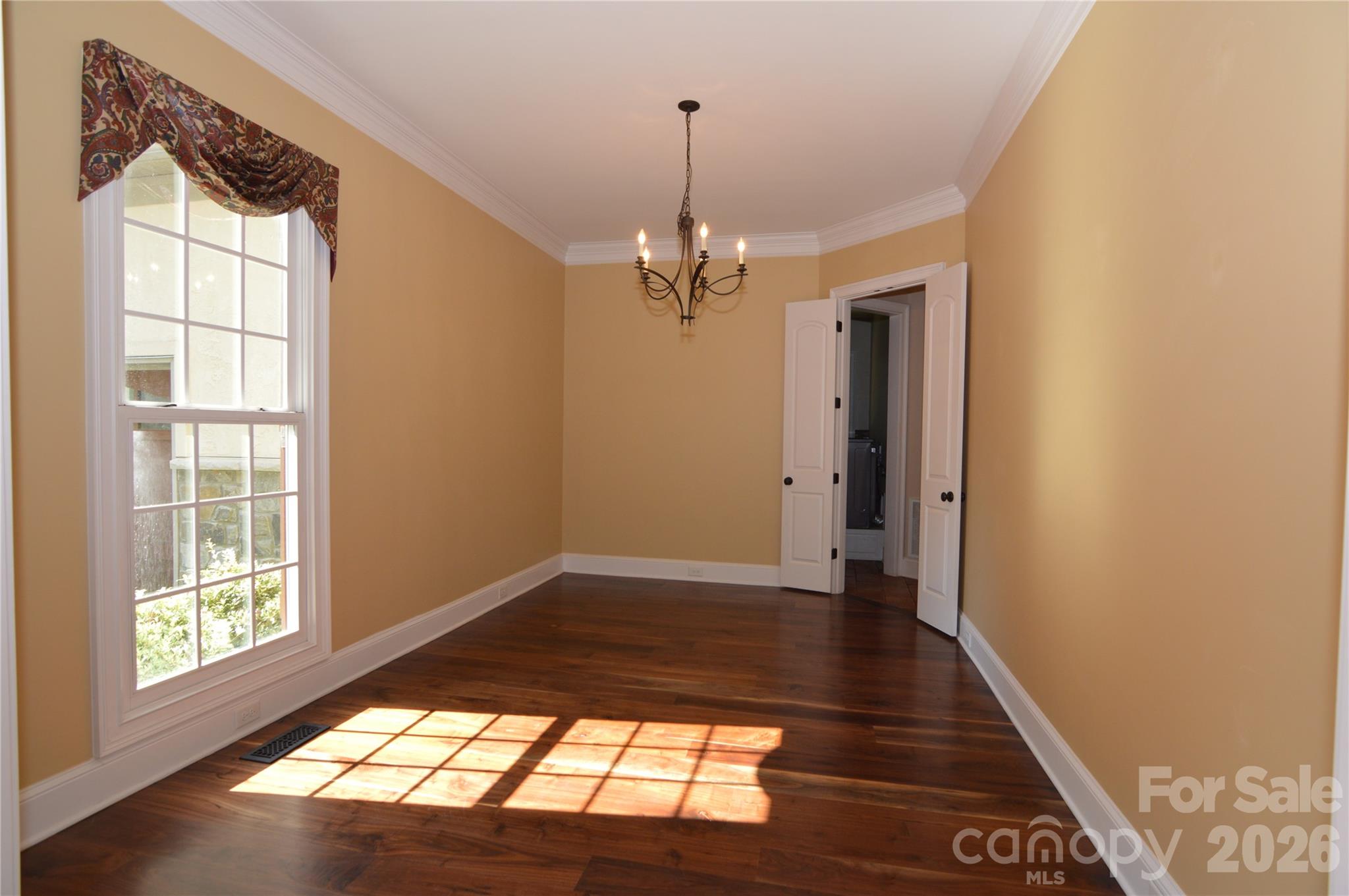 Single Family Residence at 5138 Watermead Lane, Belmont, photo 7 of 60