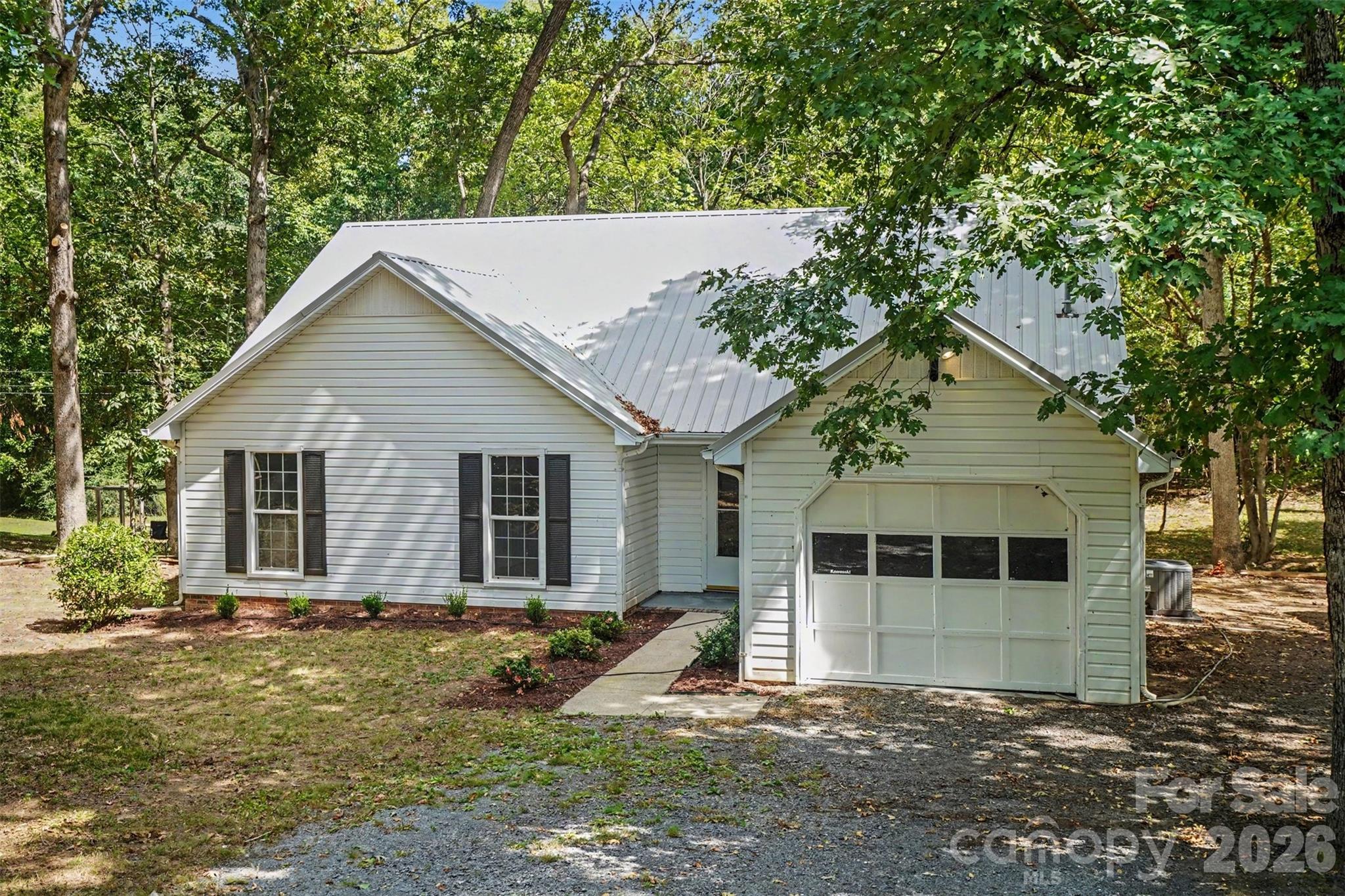 Single Family Residence at 2711 Bob White Circle, Wingate, photo 6 of 29