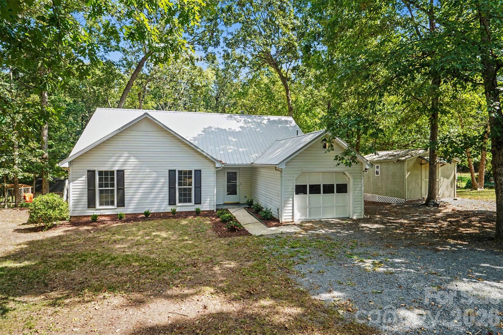Single Family Residence at 2711 Bob White Circle, Wingate, photo 7 of 29