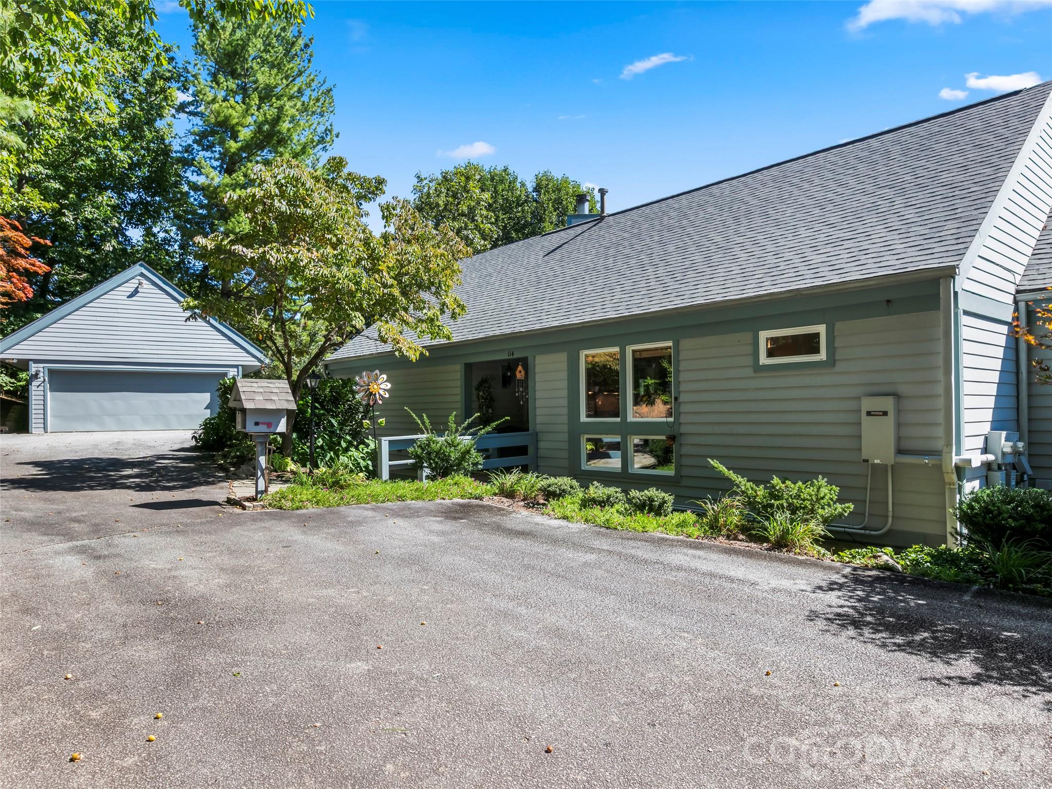 Condominium at 114 Sunny View Lane, Flat Rock, photo 2 of 34