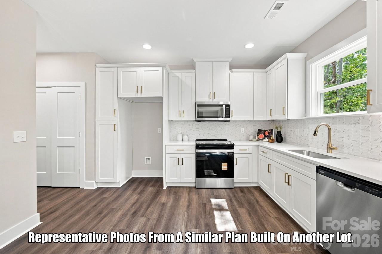 Single Family Residence at 2213 W Seventh Avenue, Gastonia, photo 7 of 27